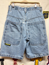 Load image into Gallery viewer, Vintage JNCO Stinger Baggy Light Wash Blue Denim Jean Shorts: 32
