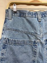 Load image into Gallery viewer, Vintage JNCO Stinger Baggy Light Wash Blue Denim Jean Shorts: 32
