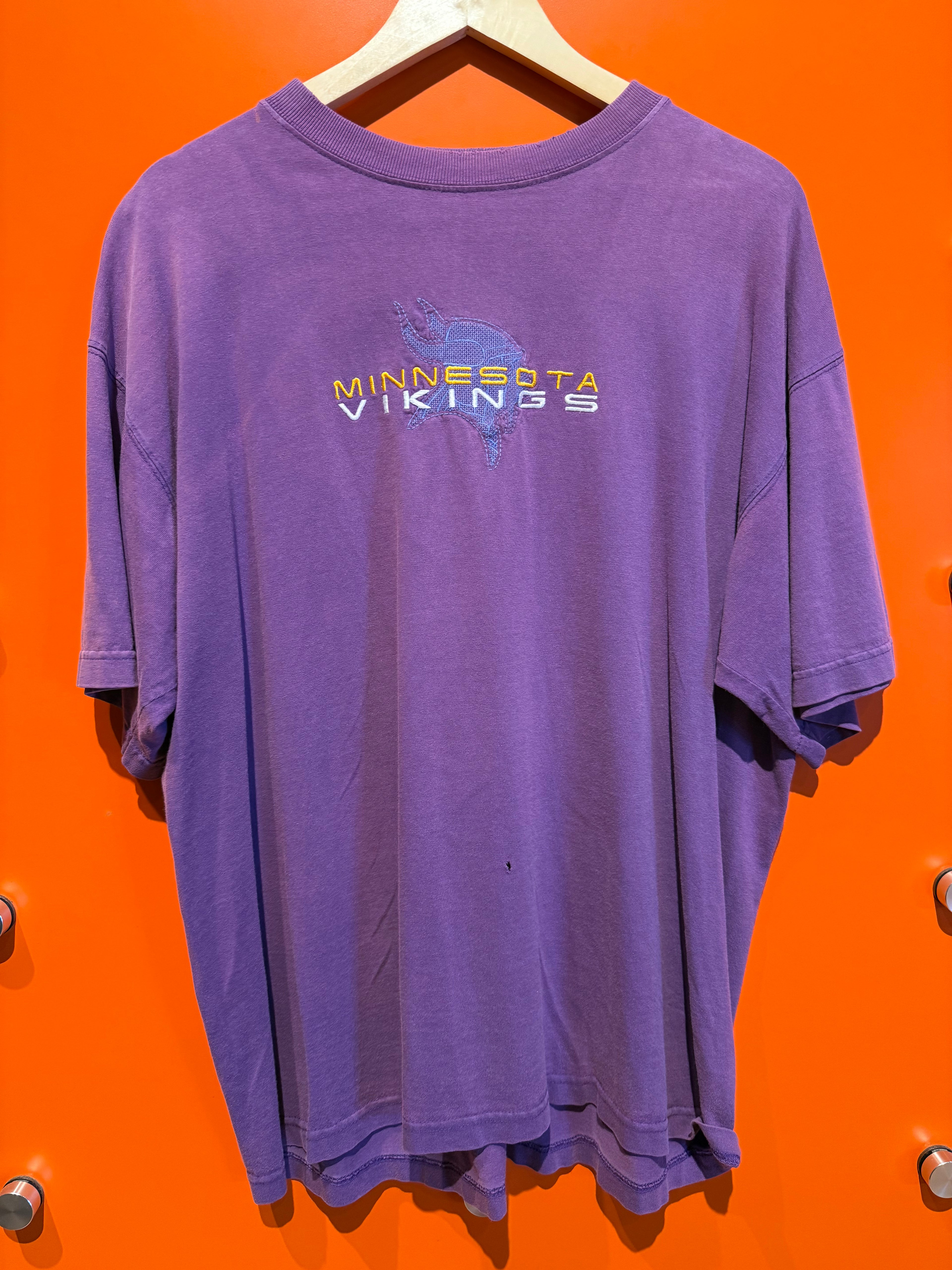 Vintage Minnesota Vikings Purple Embroidered T-Shirt: Large