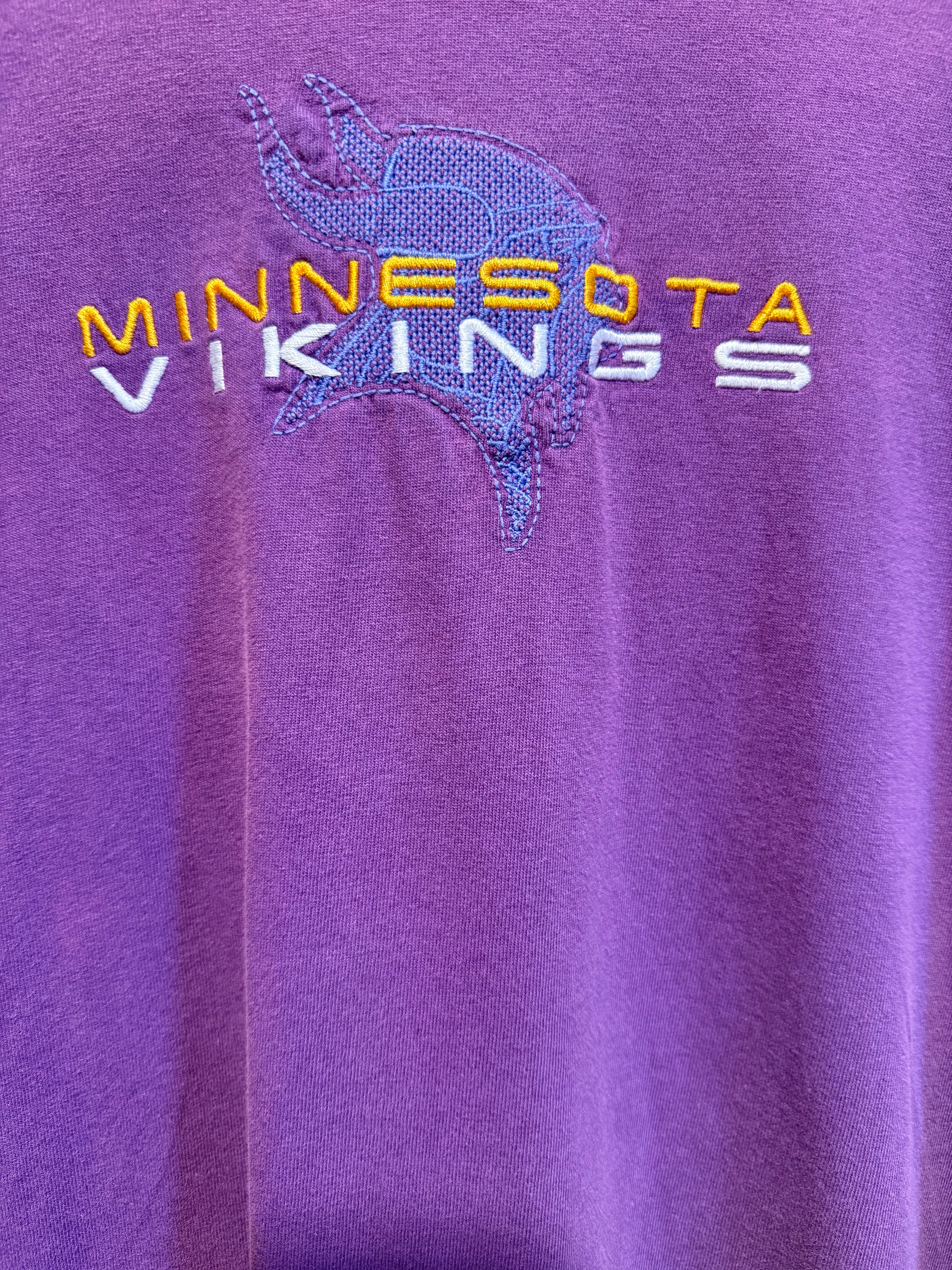 Vintage Minnesota Vikings Purple Embroidered T-Shirt: Large