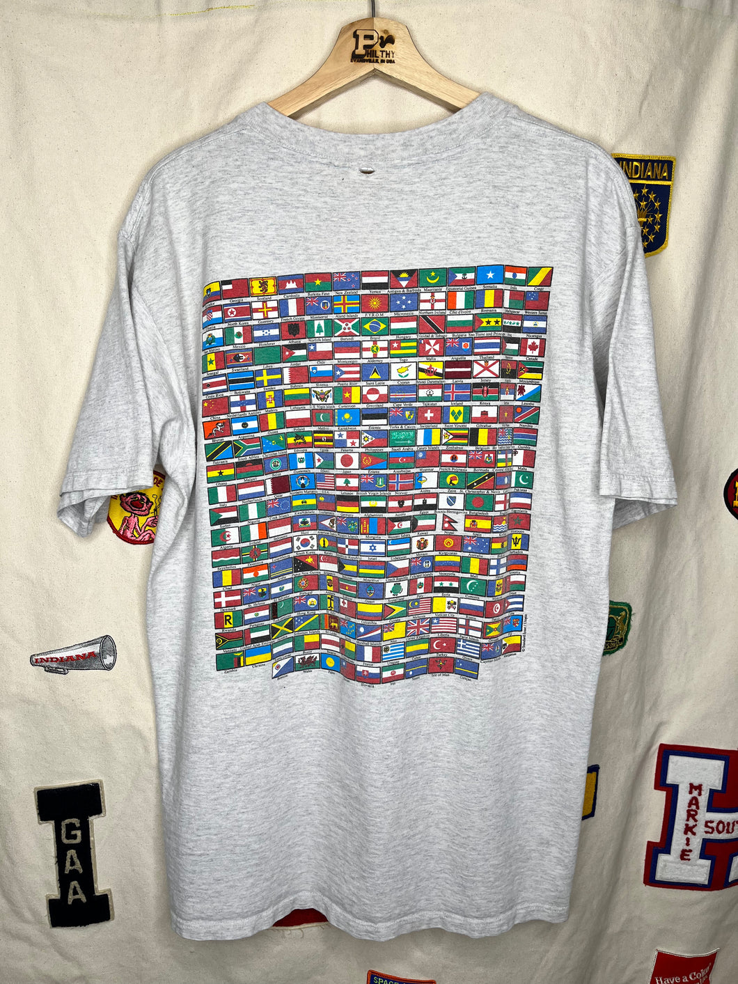 Vintage University of Evansville International Flags Grey T-Shirt: XL