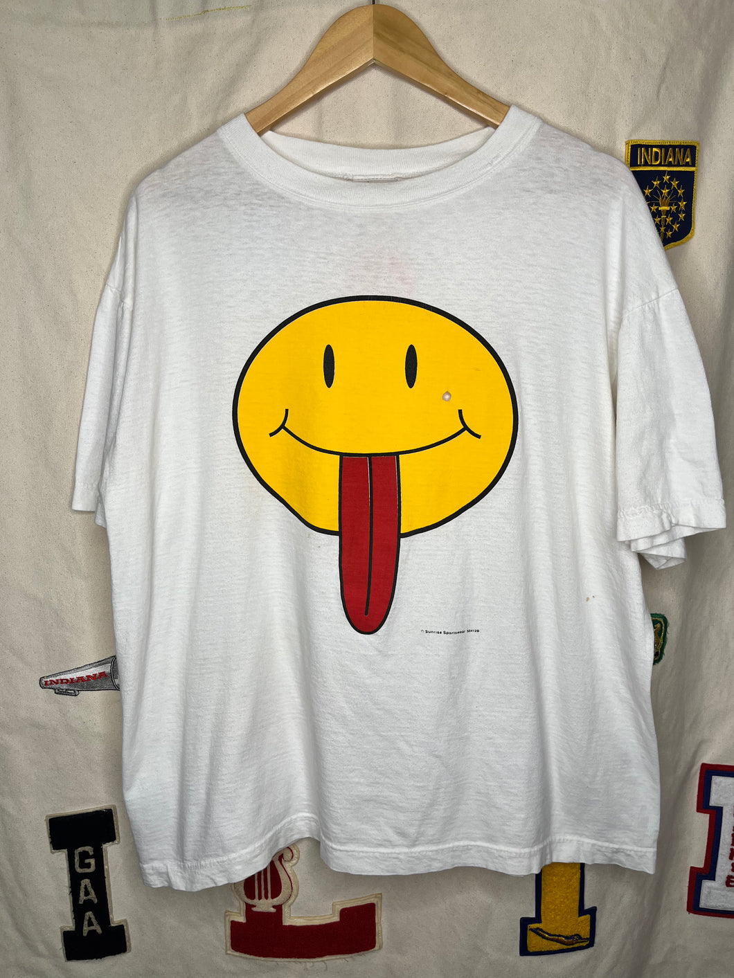 Vintage Tongue Out Yellow Smiley Face 90's White T-Shirt: XL