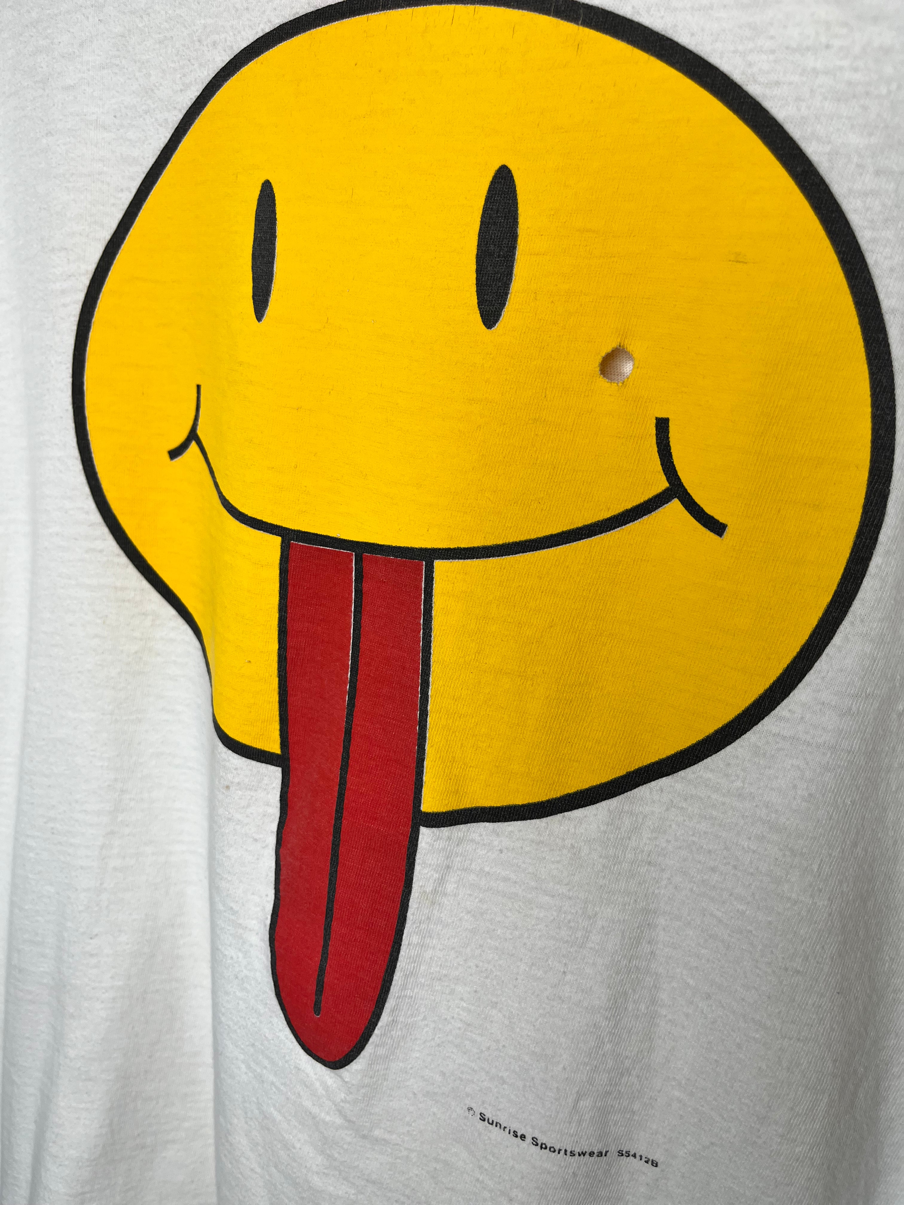 Vintage Tongue Out Yellow Smiley Face 90's White T-Shirt: XL