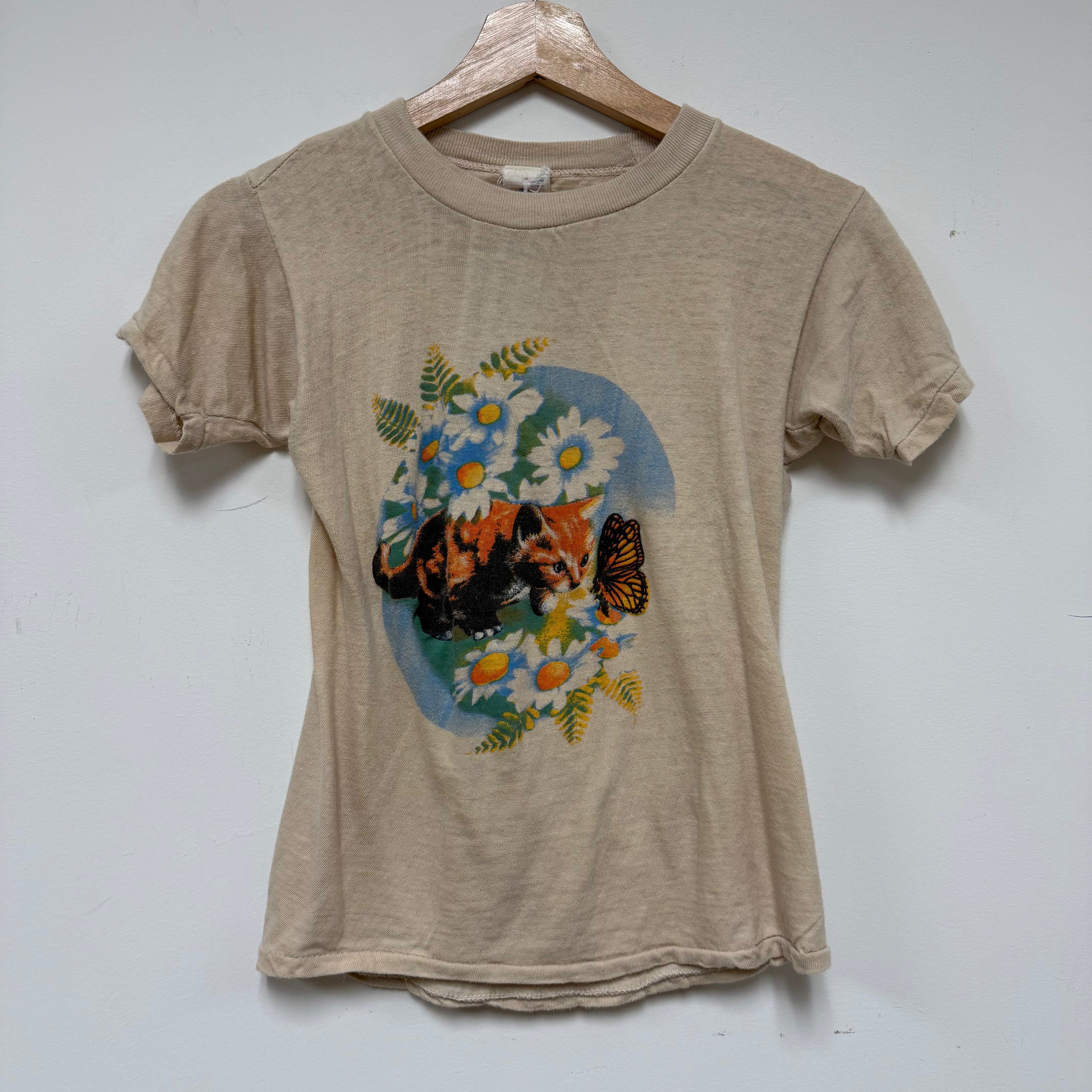 Vintage Cat and Butterfly Graphic T-Shirt: S