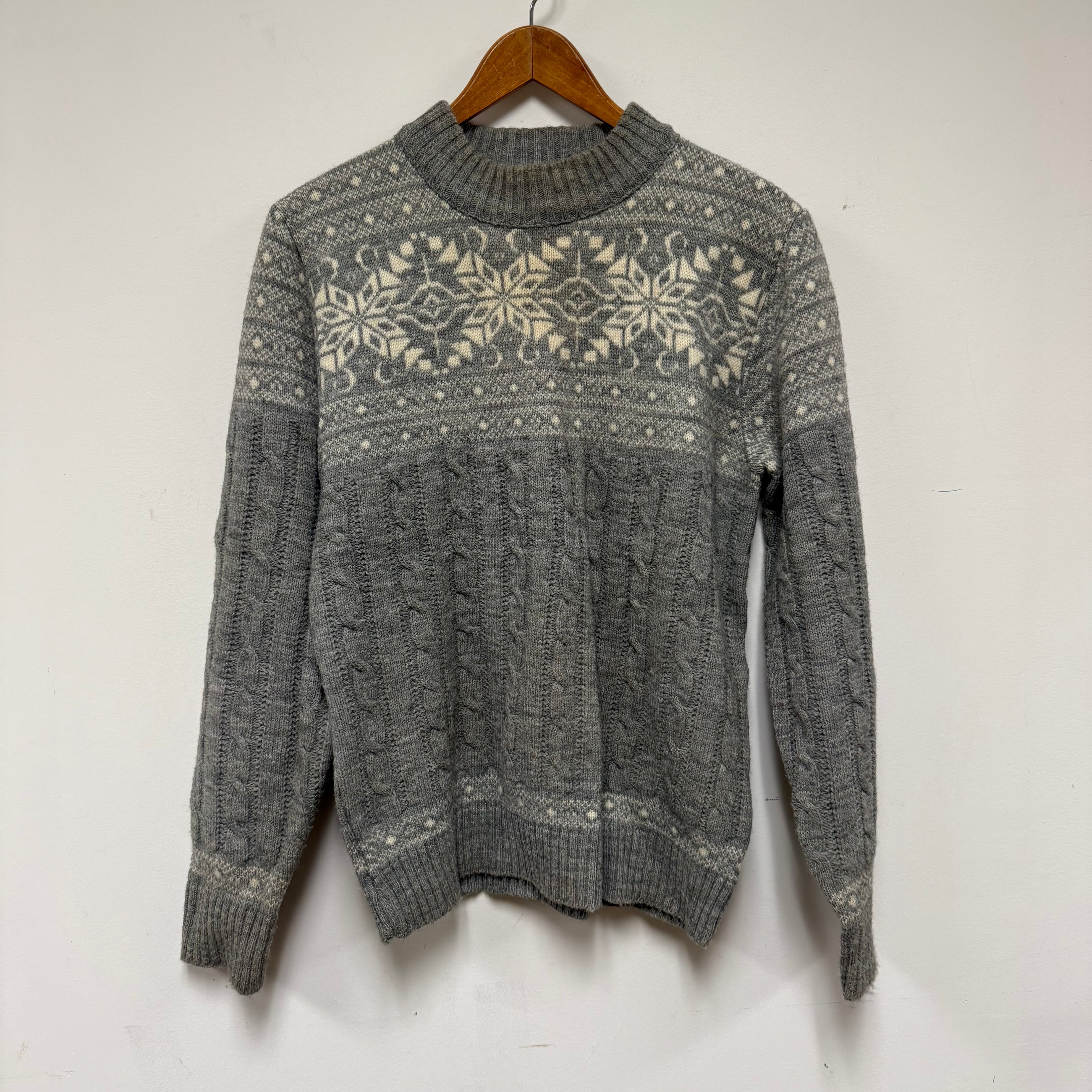 Vintage Winter Snowflake Sweater: S