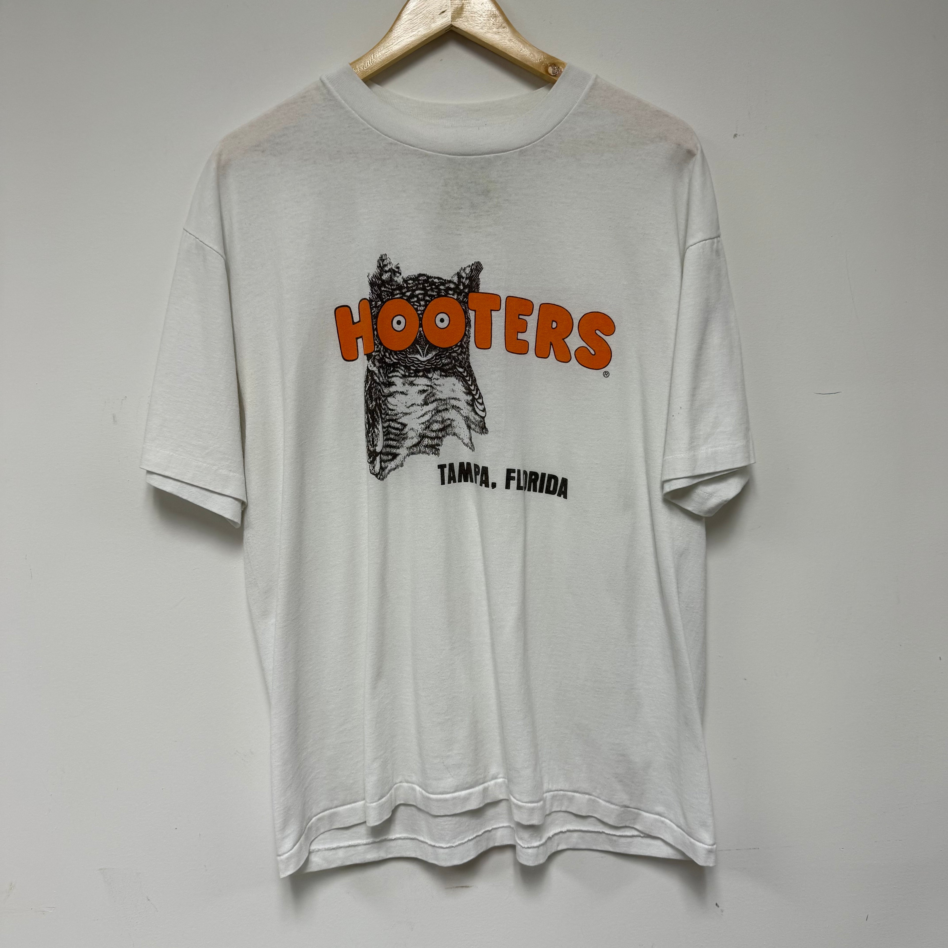 Vintage Hooters Tampa, Florida T-Shirt: XL