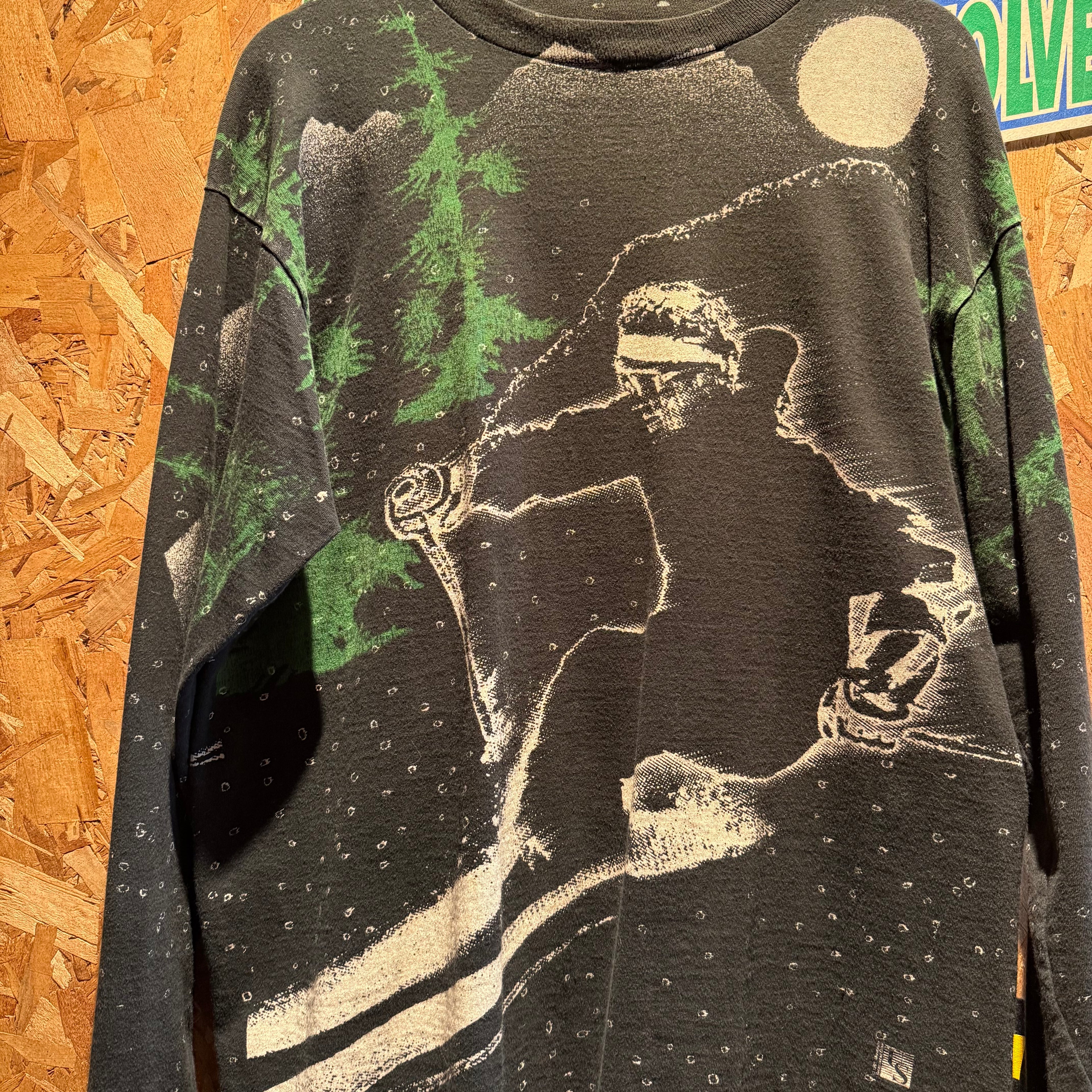 Vintage Mountain Skiing Long Sleeve All-Over Graphic T-Shirt: XL