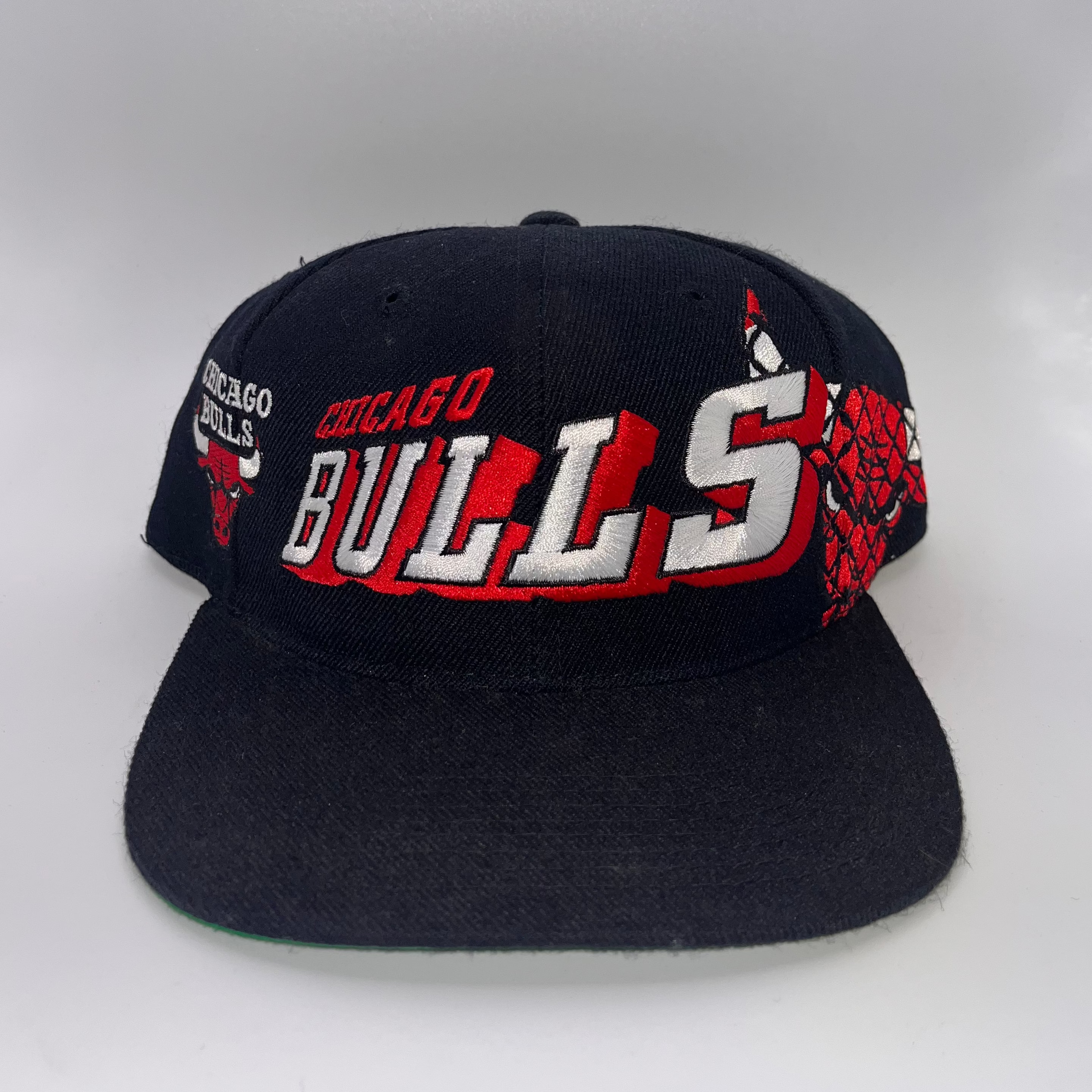 Vintage Chicago Bulls Grid NBA Sports Specialties Black Red Snapback Hat
