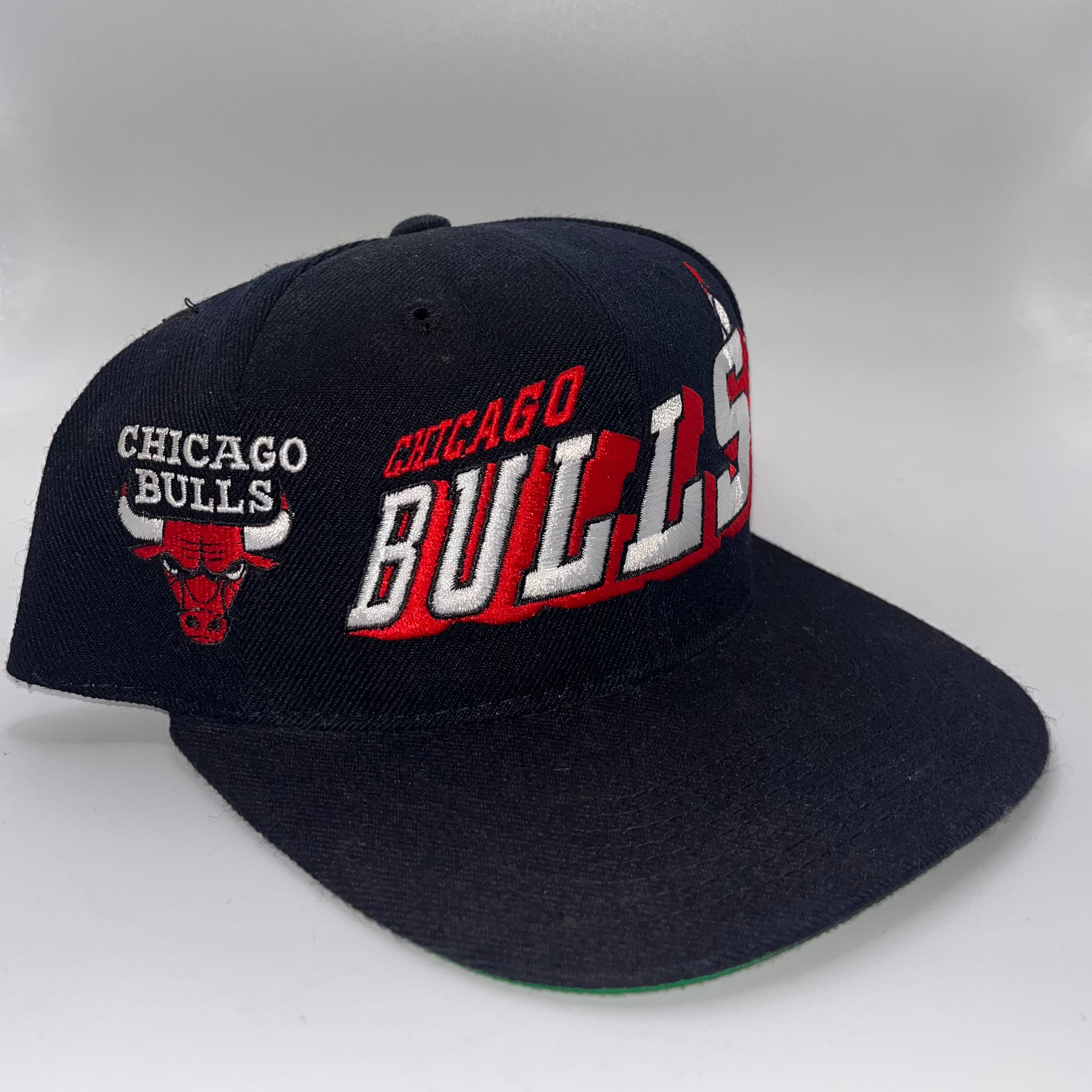 Vintage Chicago Bulls Grid NBA Sports Specialties Black Red Snapback Hat