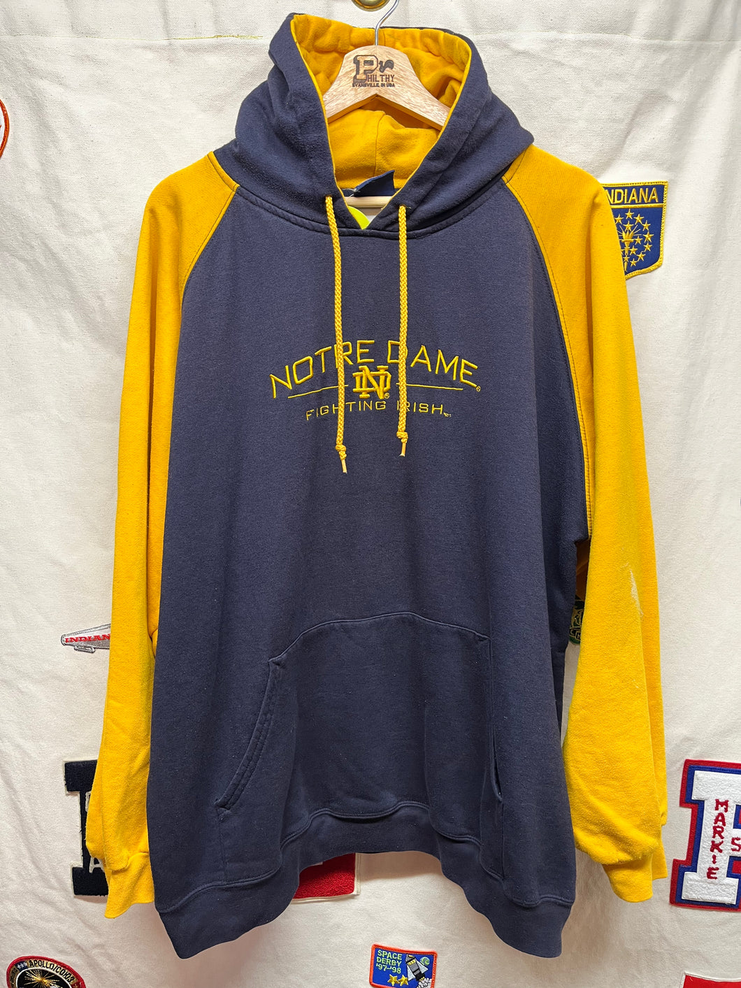 Vintage University of Notre Dame Fighting Irish Embroidered Navy Hoodie Sweatshirt: XL