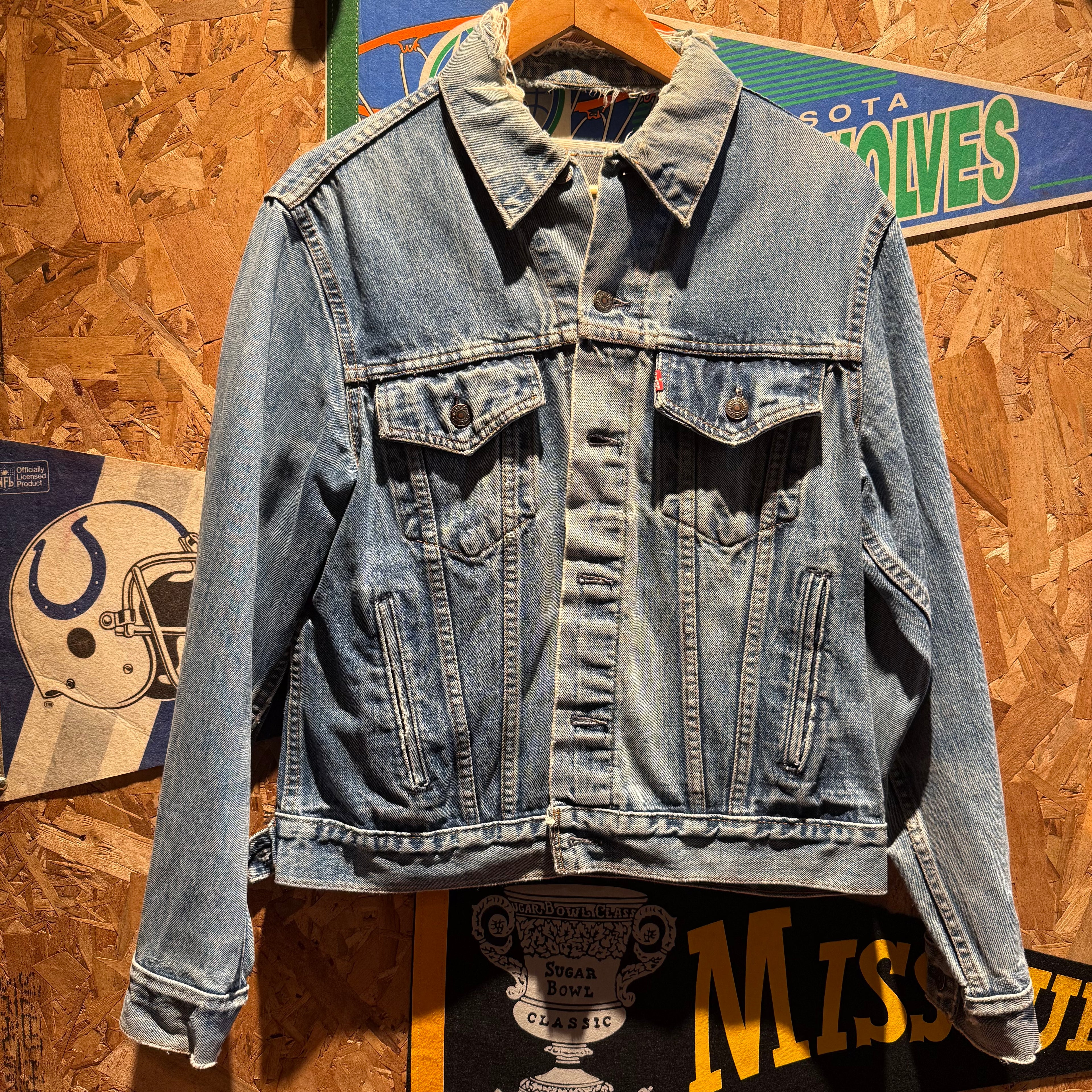Vintage 80s/90s Levi Denim Jean Jacket: M
