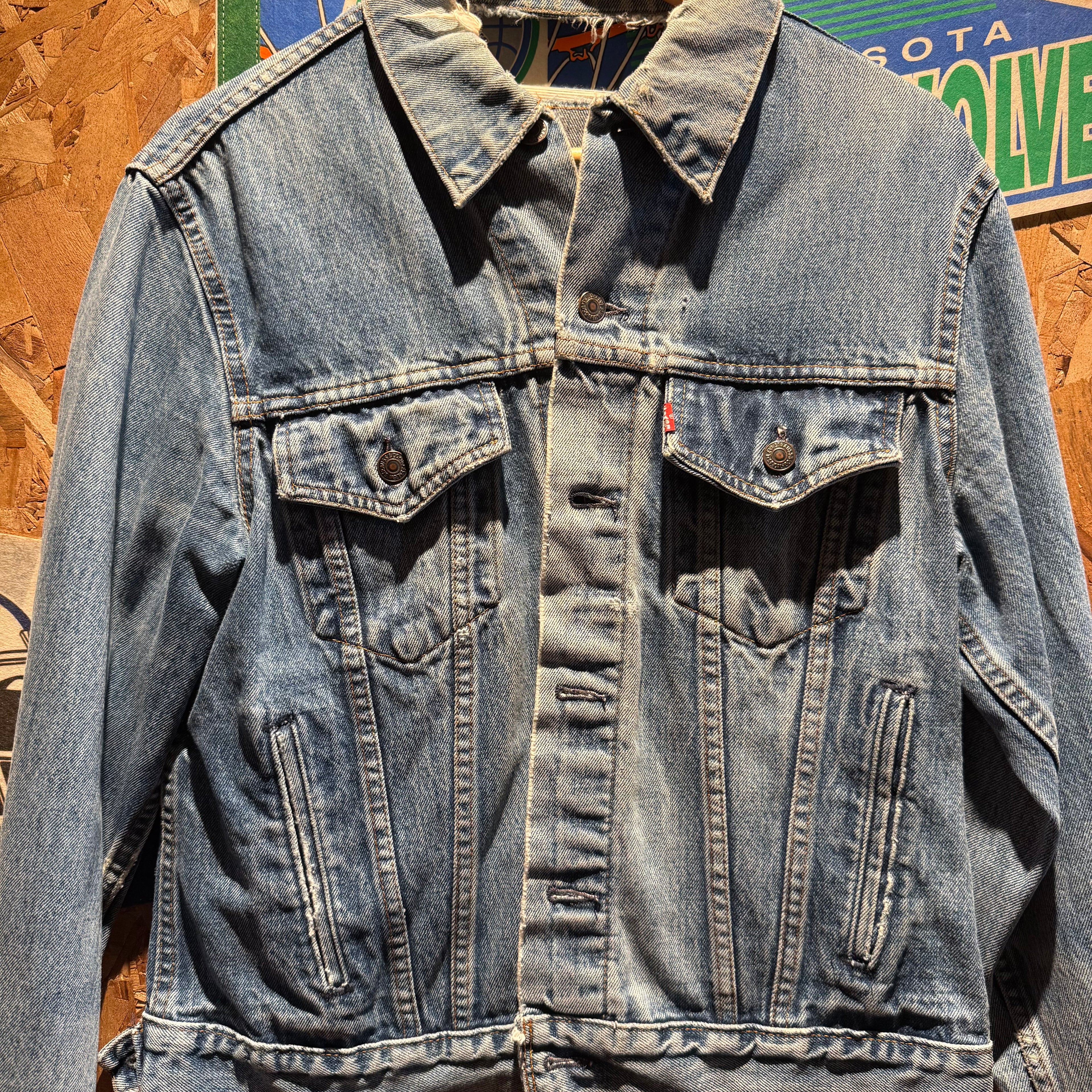 Vintage 80s/90s Levi Denim Jean Jacket: M