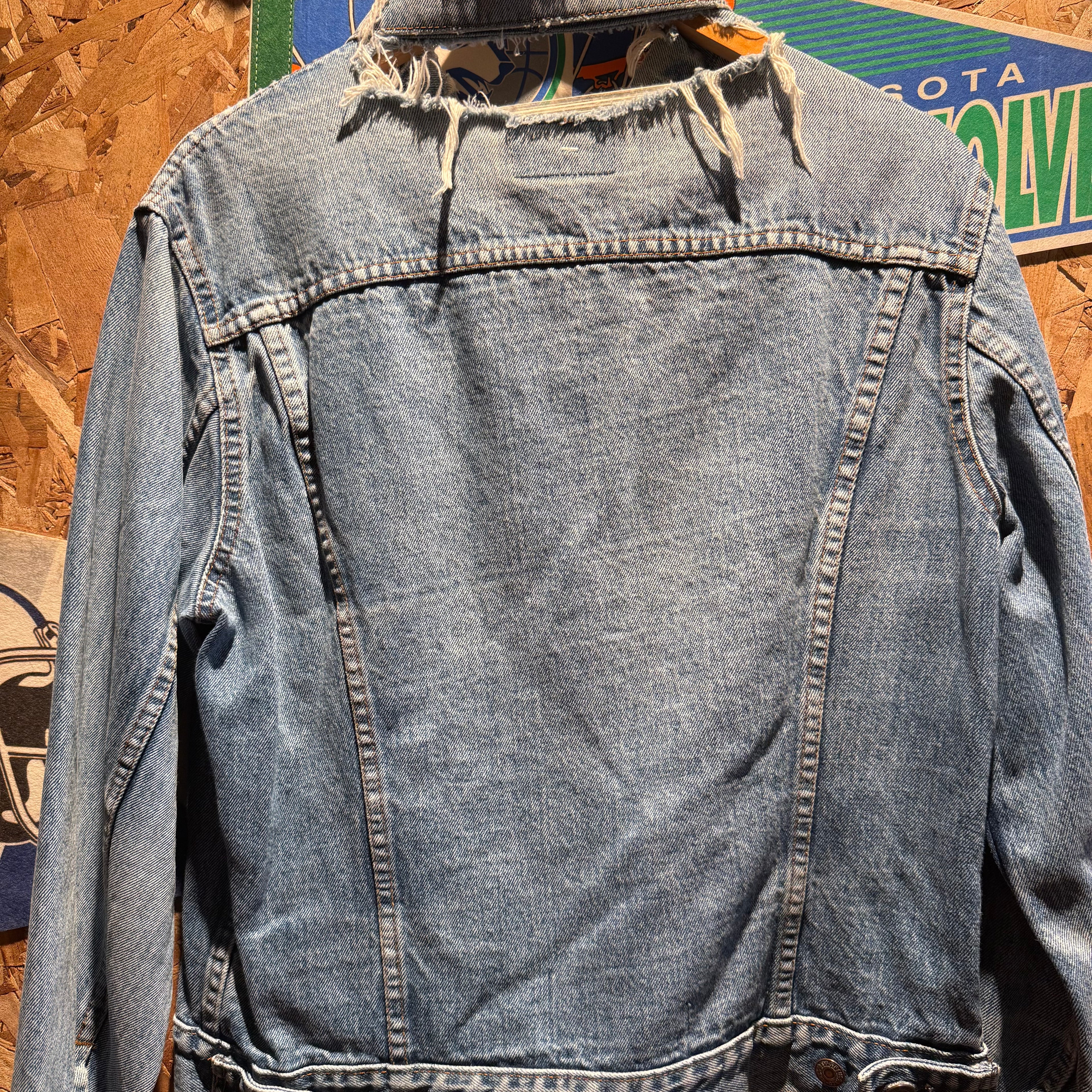 Vintage 80s/90s Levi Denim Jean Jacket: M