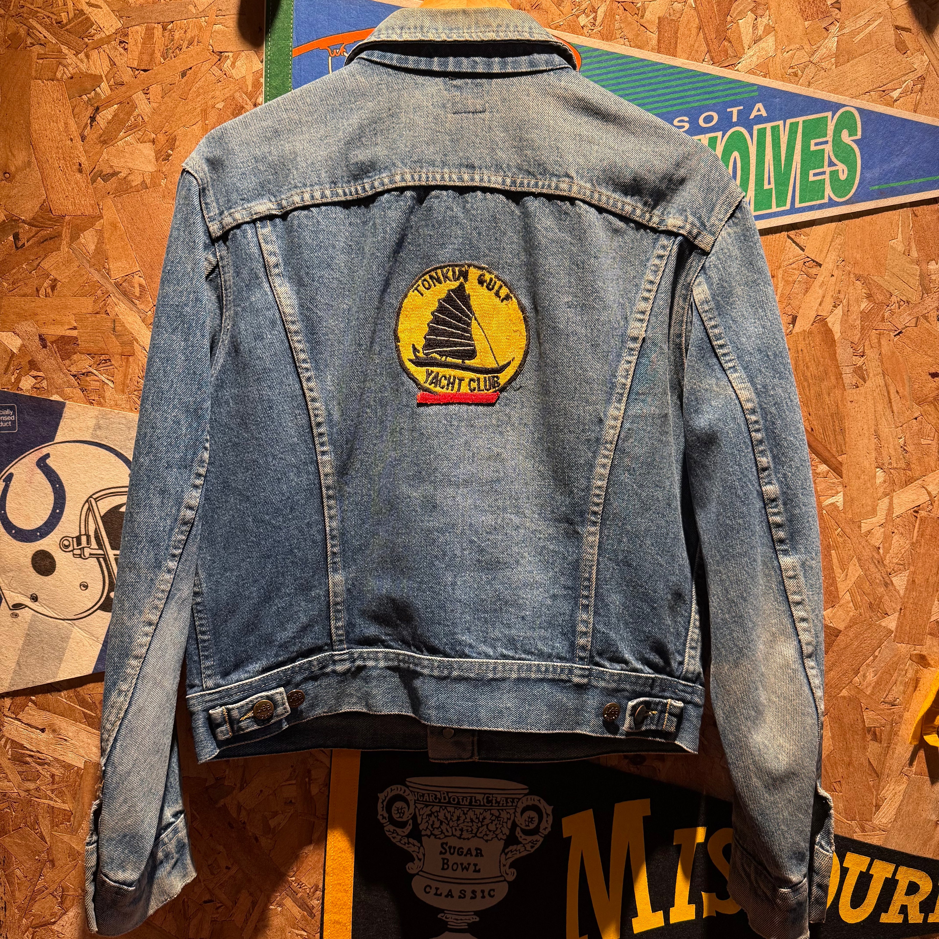 Vintage Levi & Lee Tonkin Gulf Yatcht Club Denim Jean Jacket: M
