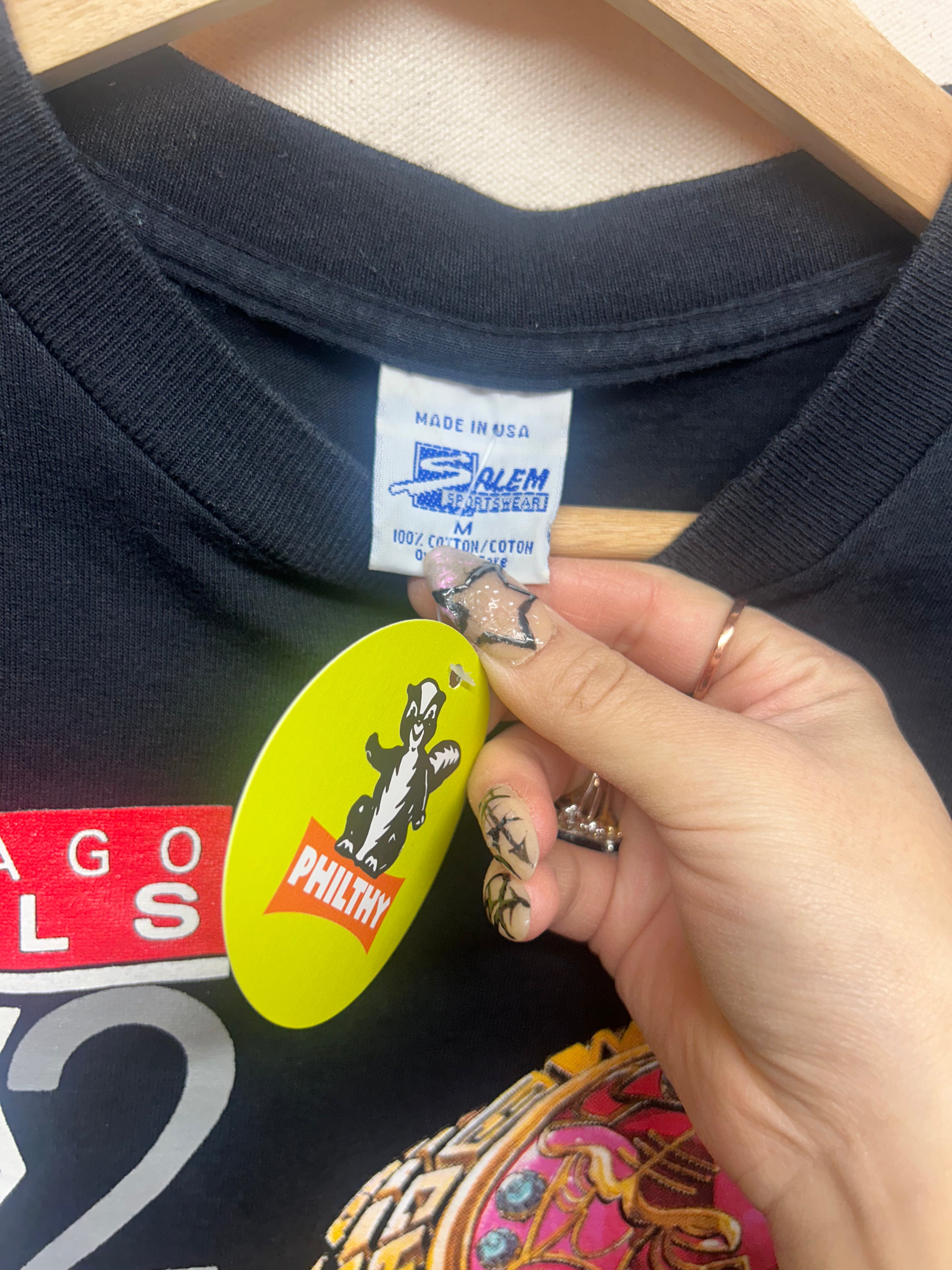 Vintage Chicago Bulls Back2Back NBA World Champions 1991 Tee: Medium