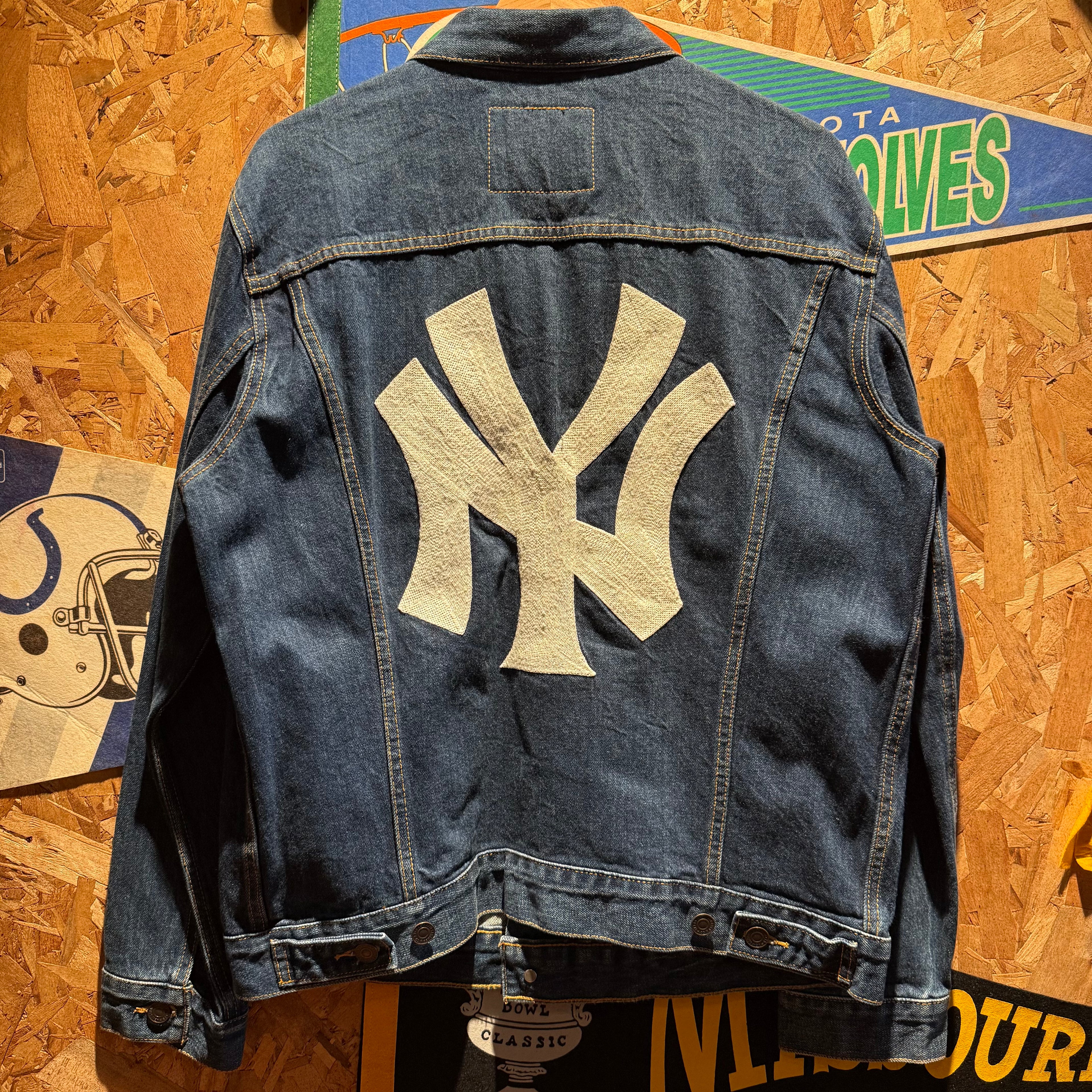 Vintage 80s/90s Levi New York Yankees Patch Denim Jean Jacket: L
