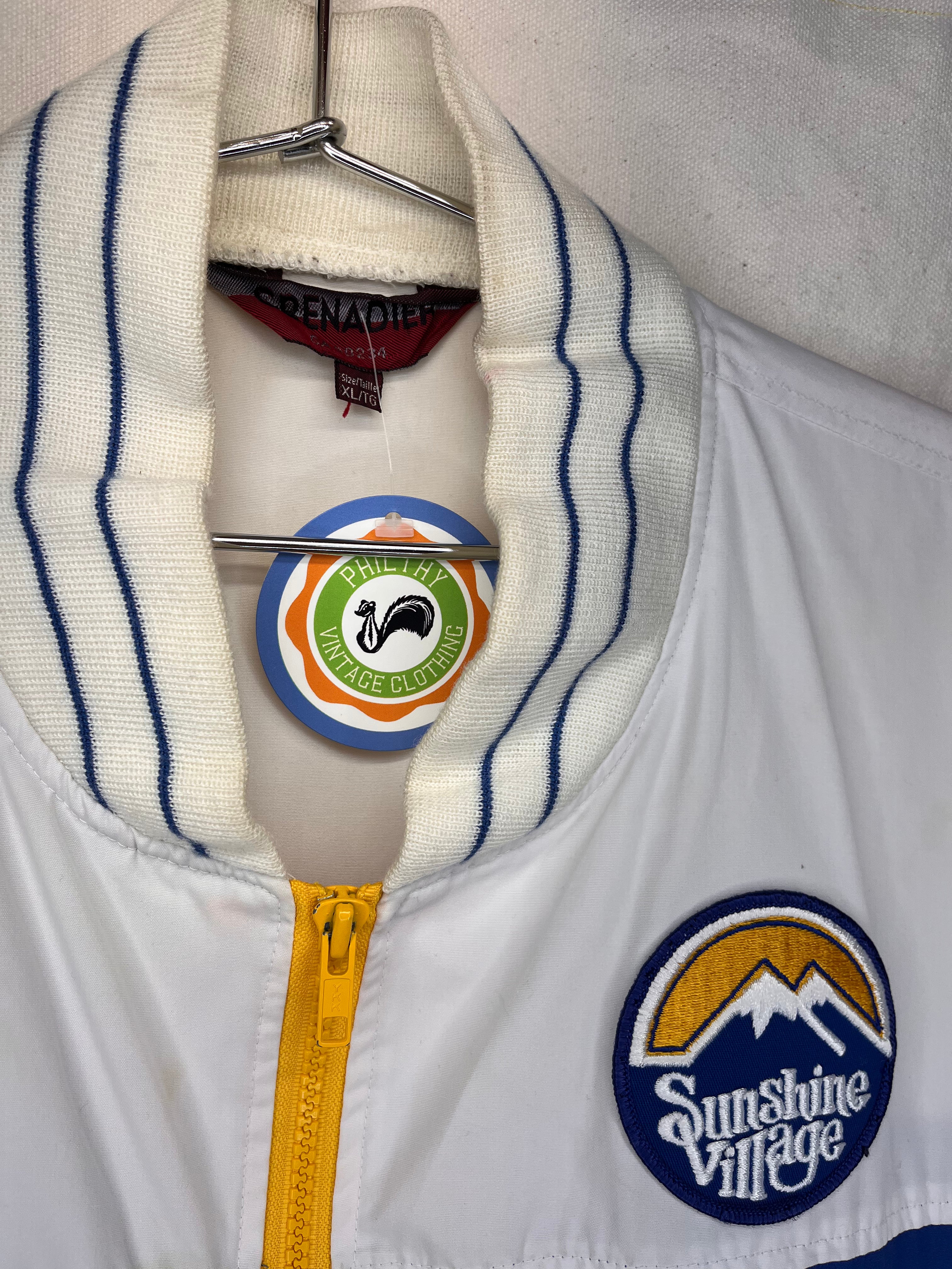 Vintage Banff Sunshine Village Ski Resort Patch Zip Up Windbreaker Jacket: XL