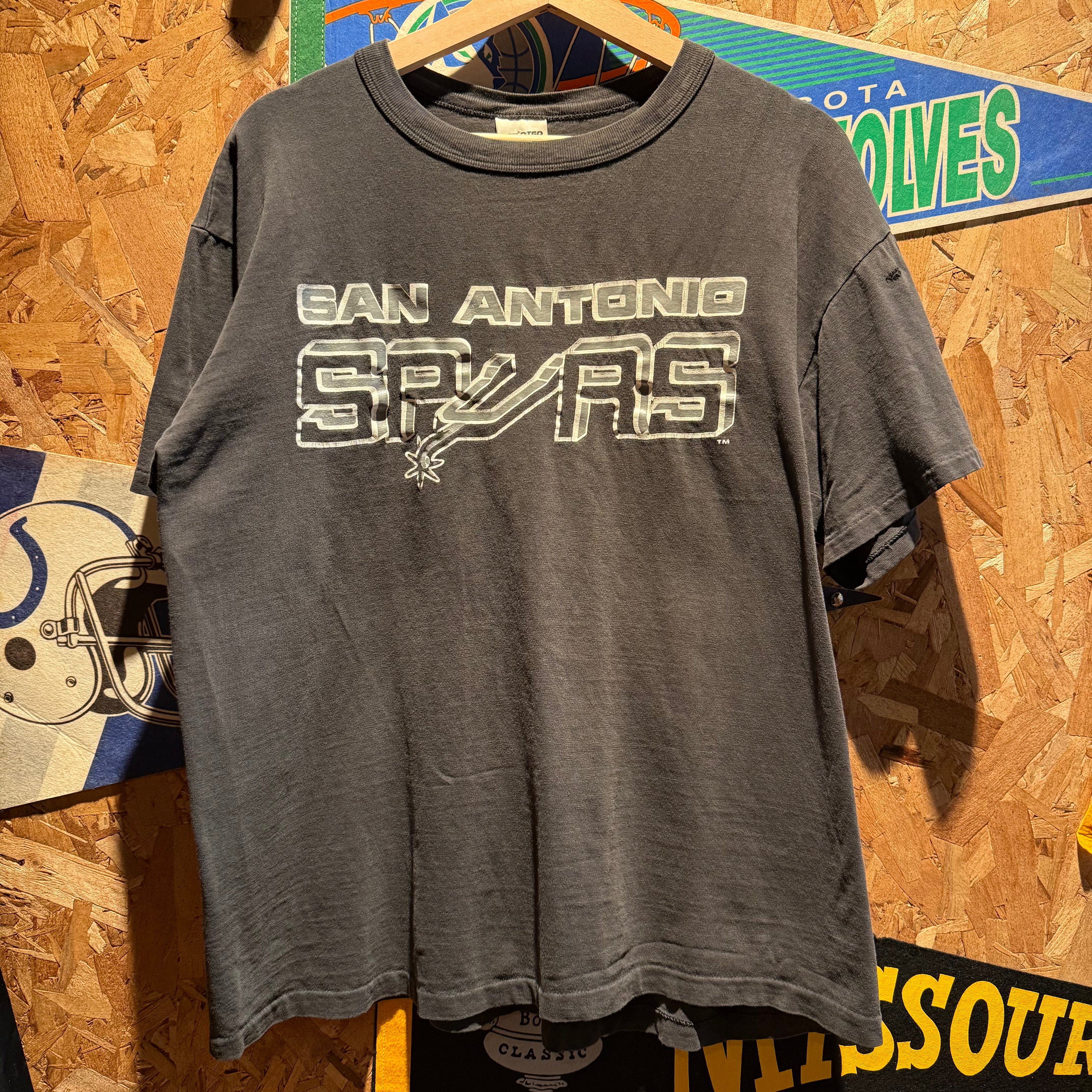 Vintage NBA San Antonio Spurs T-Shirt: XL