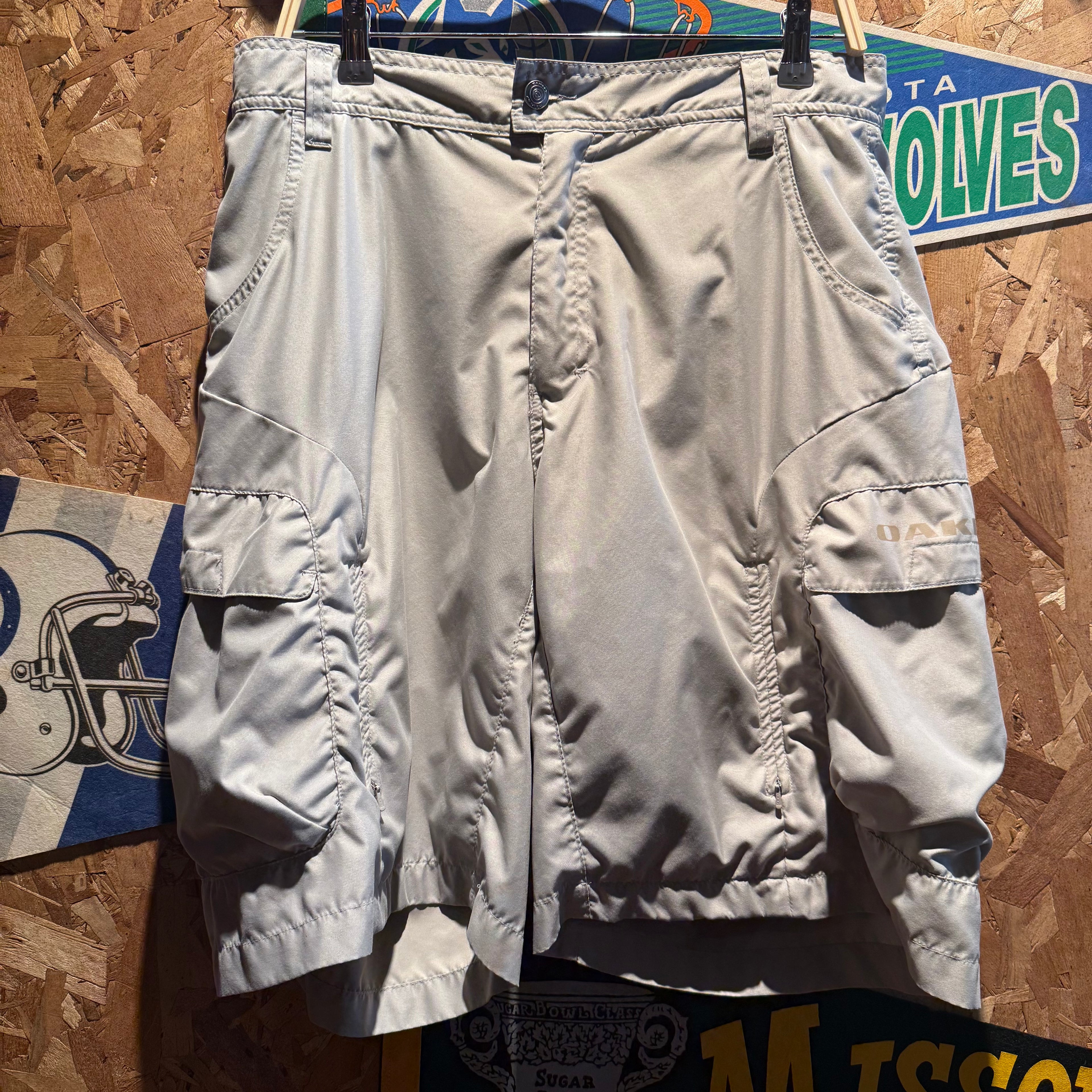Vintage Oakley Shorts: 34