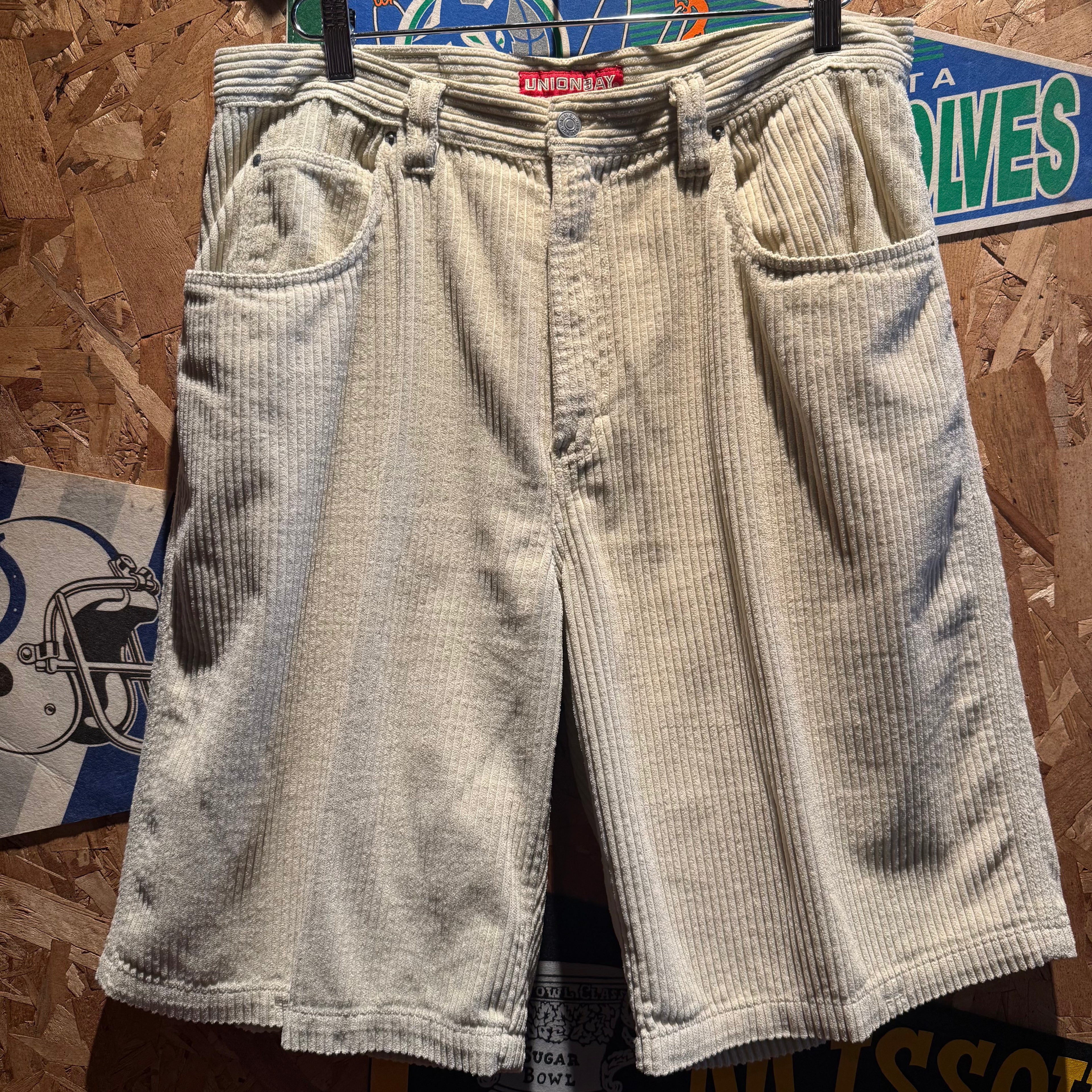 Vintage Union Bay Corduroy Shorts: 34"