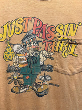 Load image into Gallery viewer, Vintage &quot;Just Passin Thru&quot; vagabond graphic T-Shirt: M

