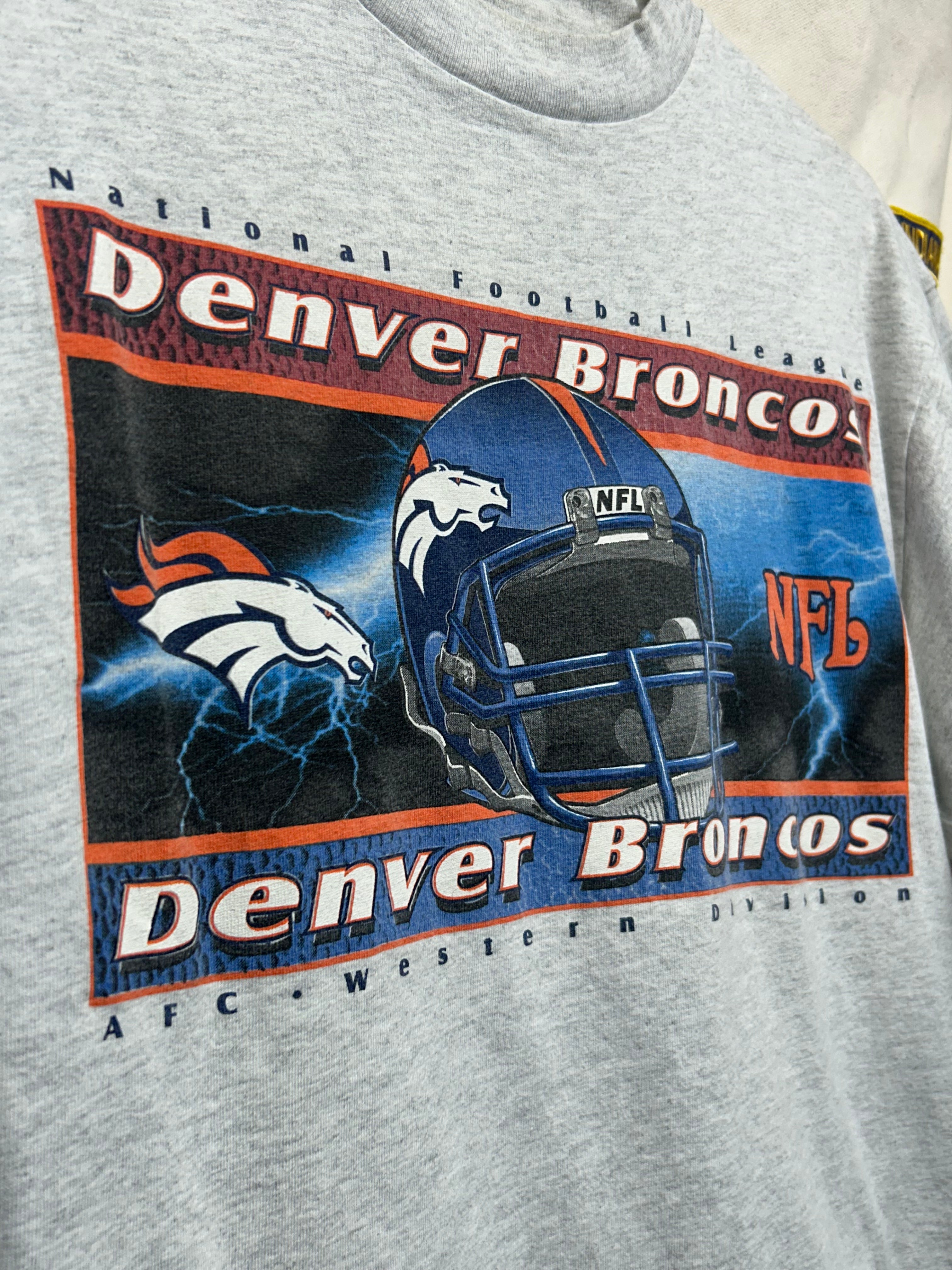 Vintage Denver Broncos NFL Y2K Logo 7 Helmet with Lightning Grey T-Shirt: L