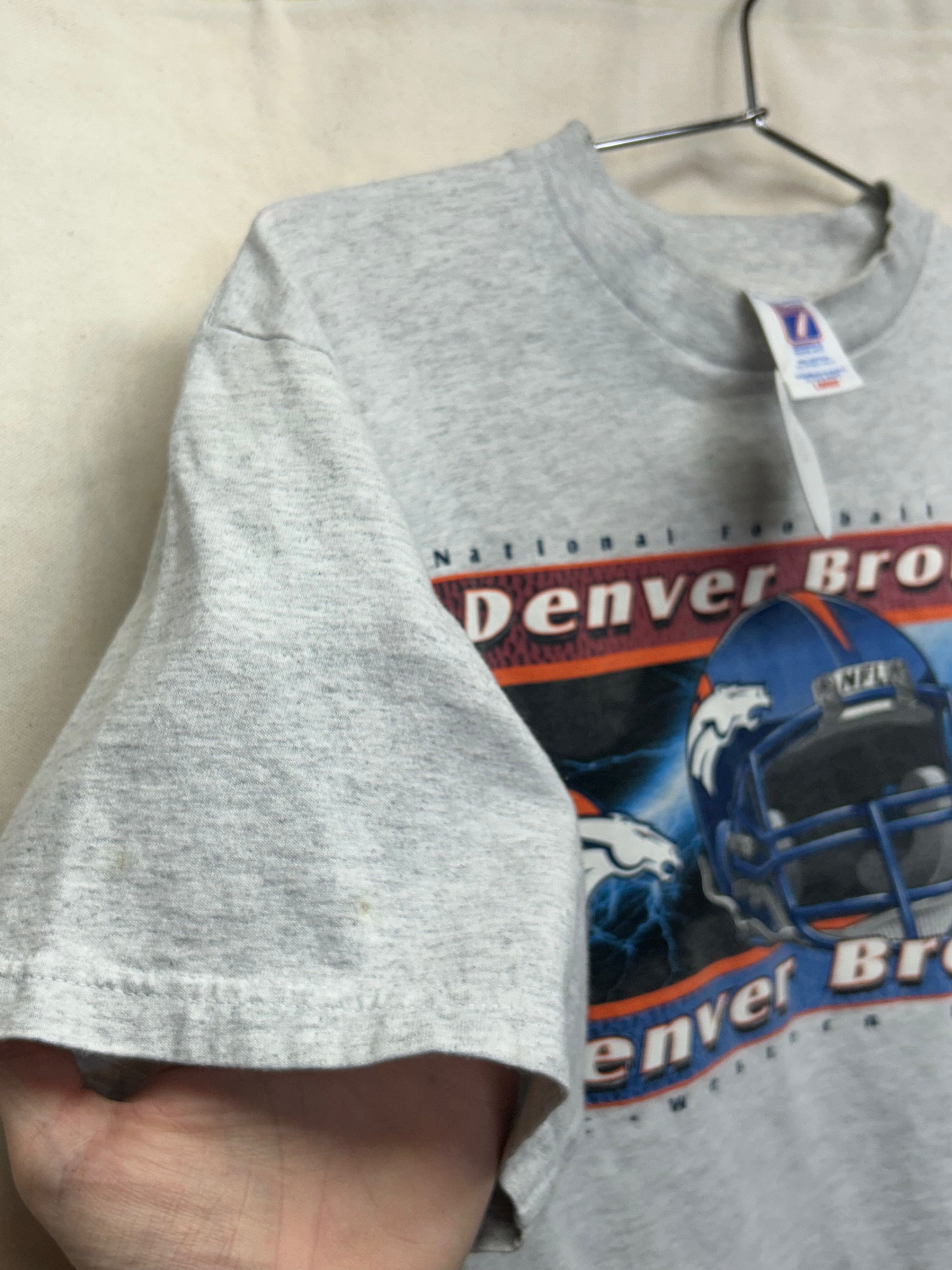 Vintage Denver Broncos NFL Y2K Logo 7 Helmet with Lightning Grey T-Shirt: L