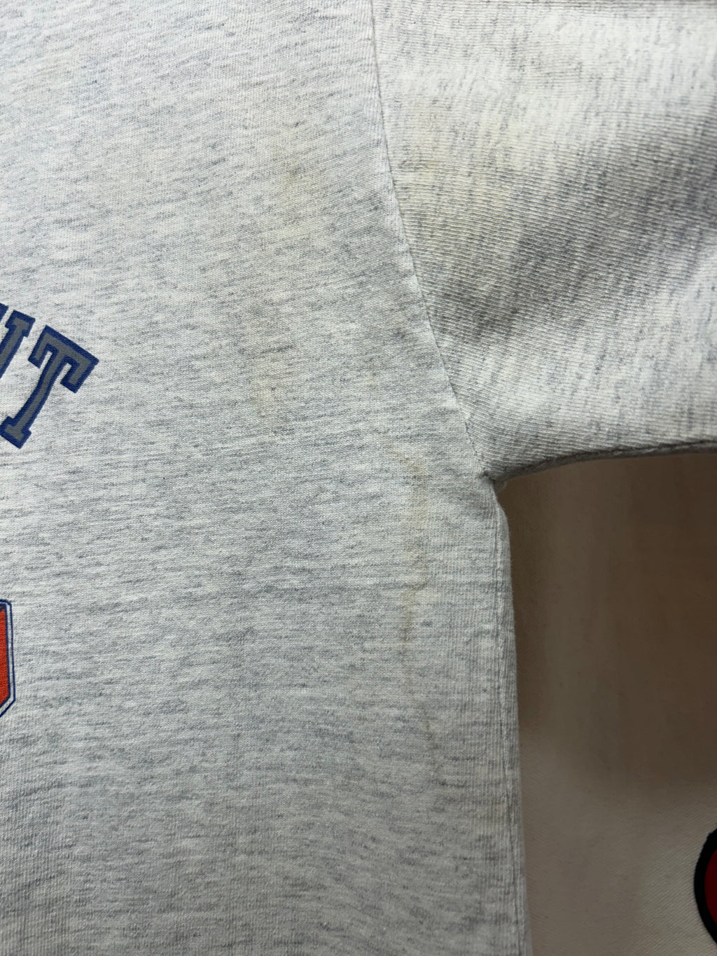 Vintage UCONN Connecticut 90's Huskies Basketball Grey T-Shirt: M
