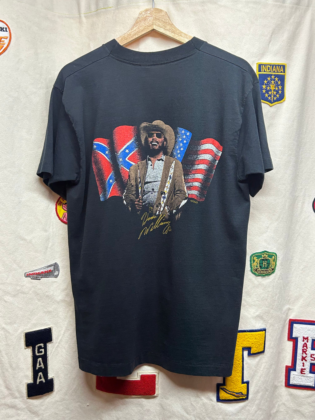 Vintage Hank Williams Jr. Ruger Logo & Flags Black Screen Stars T-Shirt: L