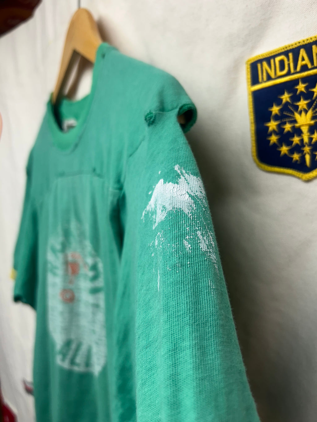 Vintage 1970s Vincennes Lincoln Rack Em Up! Alices Basketball T-Shirt: M