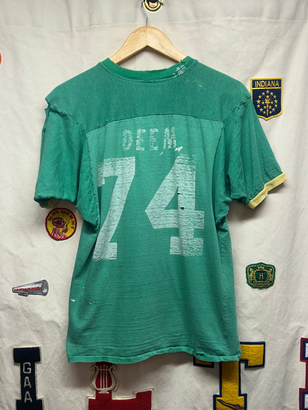 Vintage 1970s Vincennes Lincoln Rack Em Up! Alices Basketball T-Shirt: M