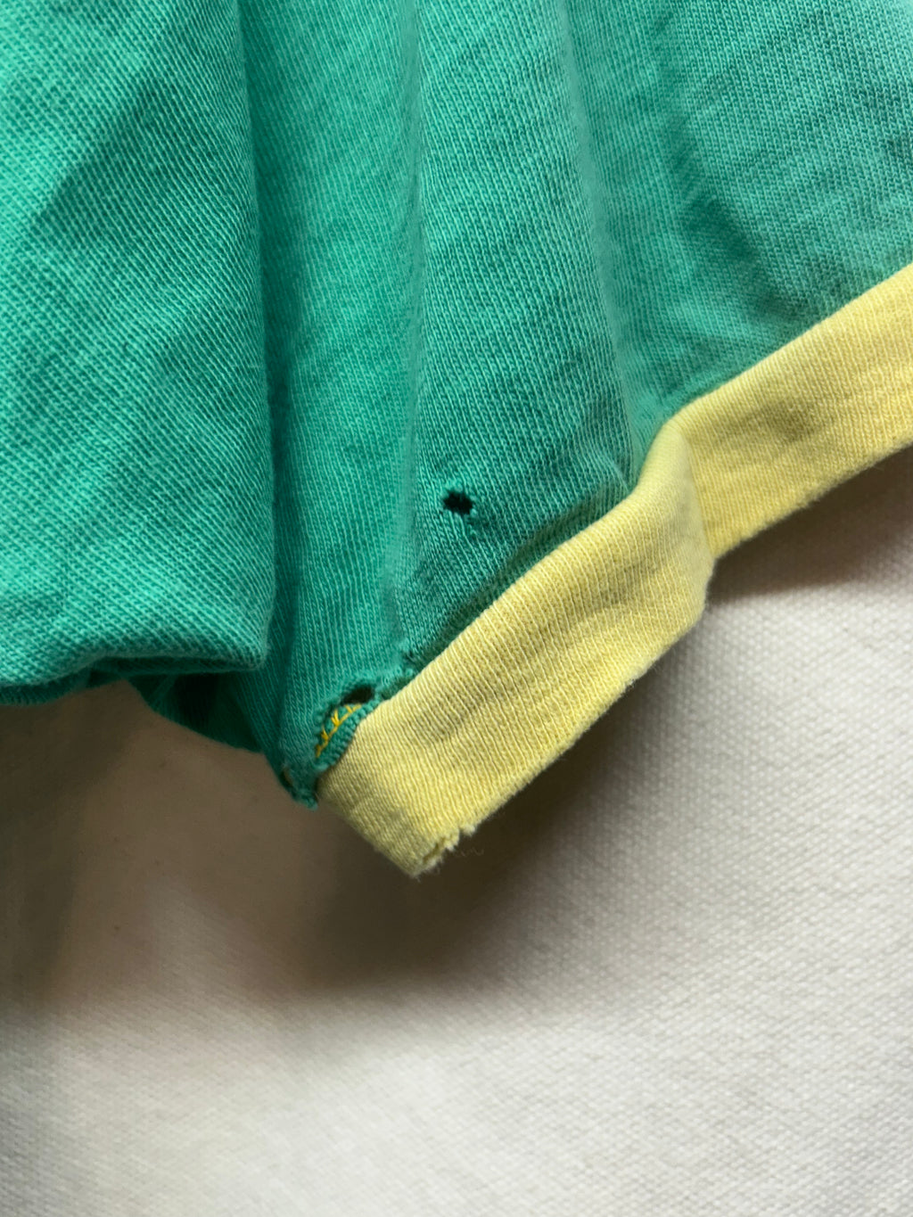 Vintage 1970s Vincennes Lincoln Rack Em Up! Alices Basketball T-Shirt: M