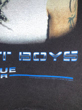 Load image into Gallery viewer, Vintage 2001 Backstreet Boys Pop Music Black &amp; Blue Wolrd Tour Shirt Medium
