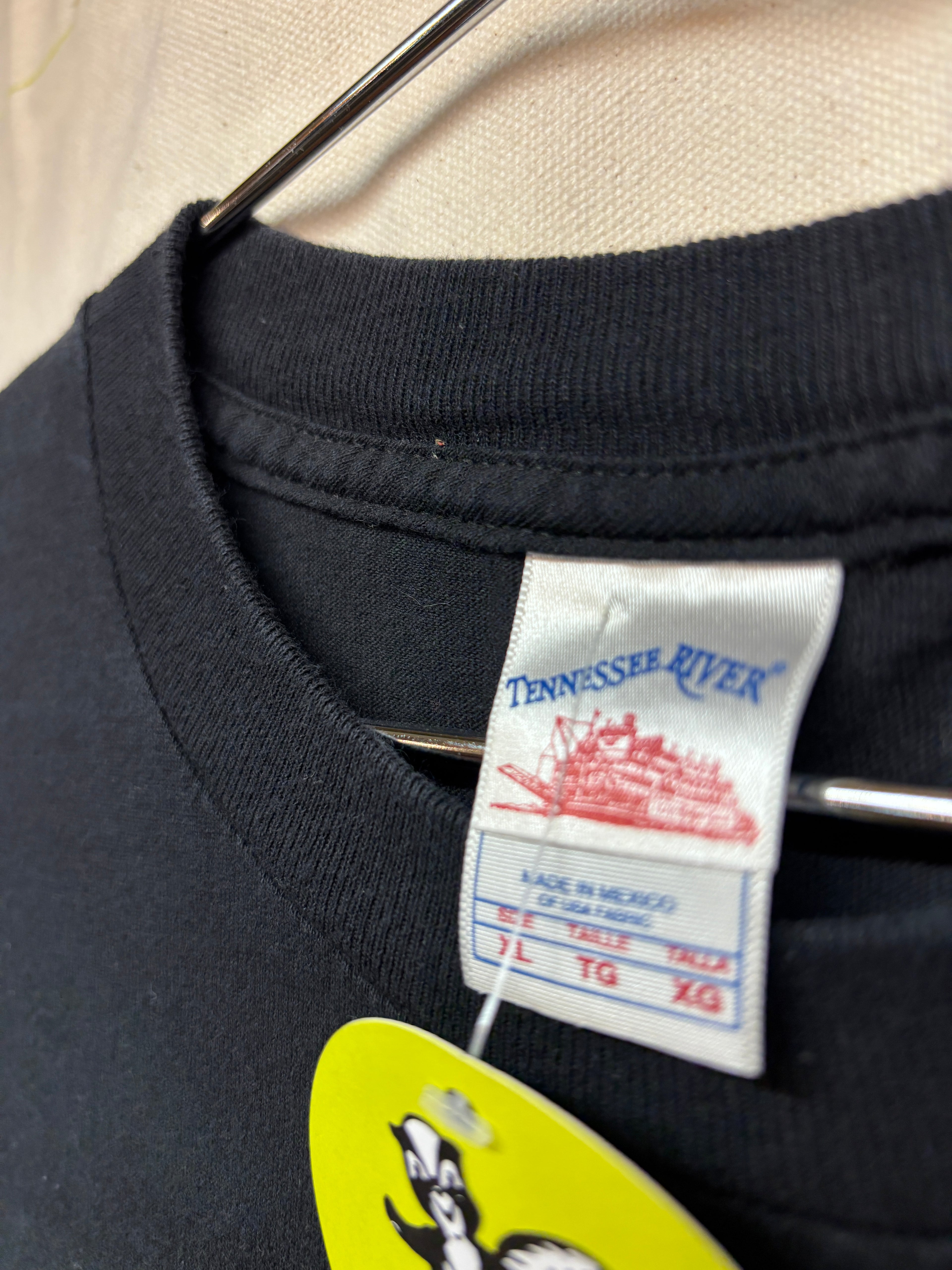 Vtg Pirates of the Caribbean Sailors Grave Movie Disney T-Shirt: XL