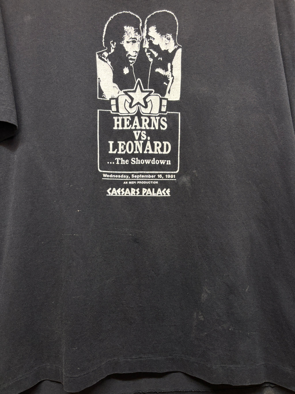 Vtg Hearns vs Leonard The Showdown Caesars Palace 1981 Boxing T-Shirt: XL