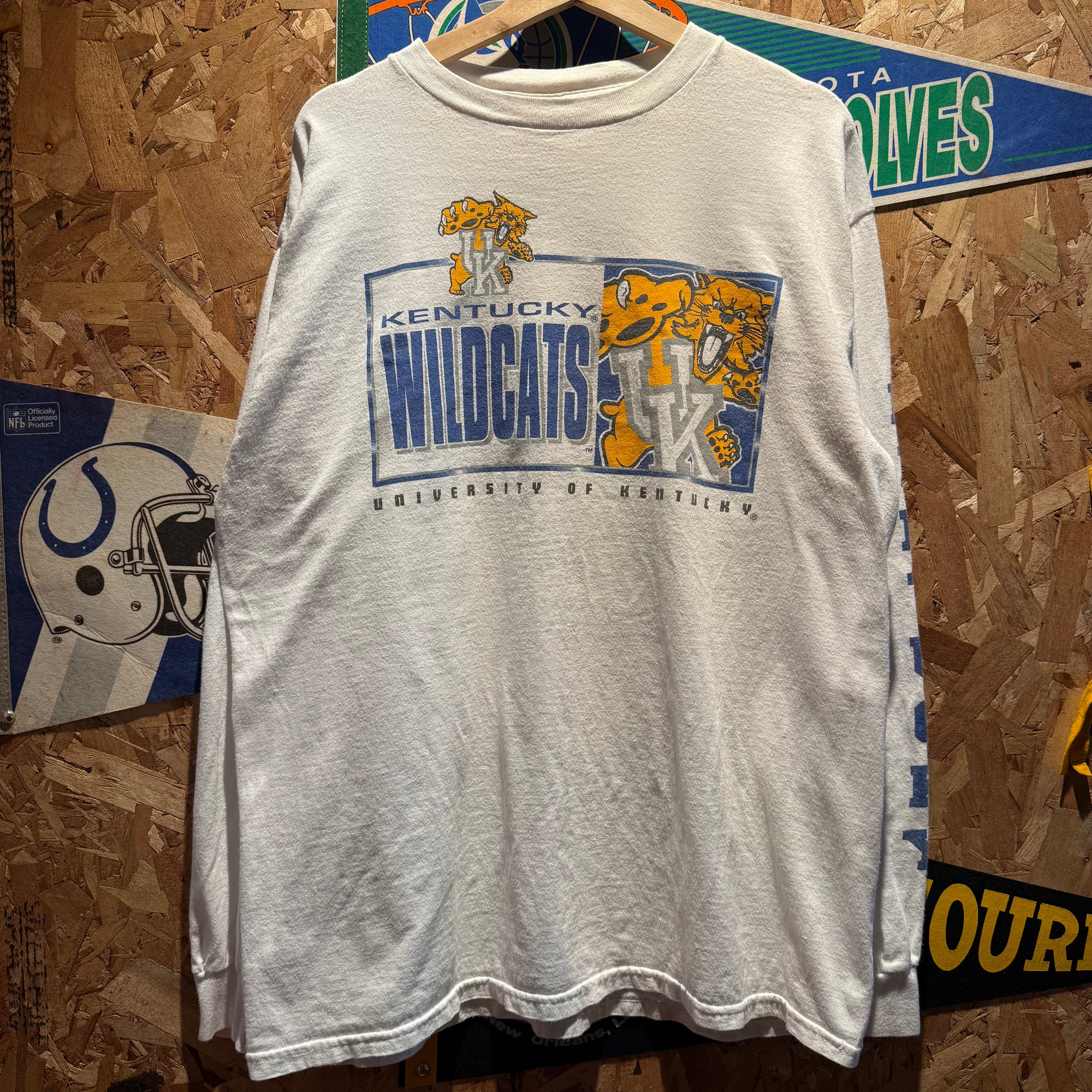 Vintage University of Kentucky Wildcats Long Sleeve T-Shirt: XL
