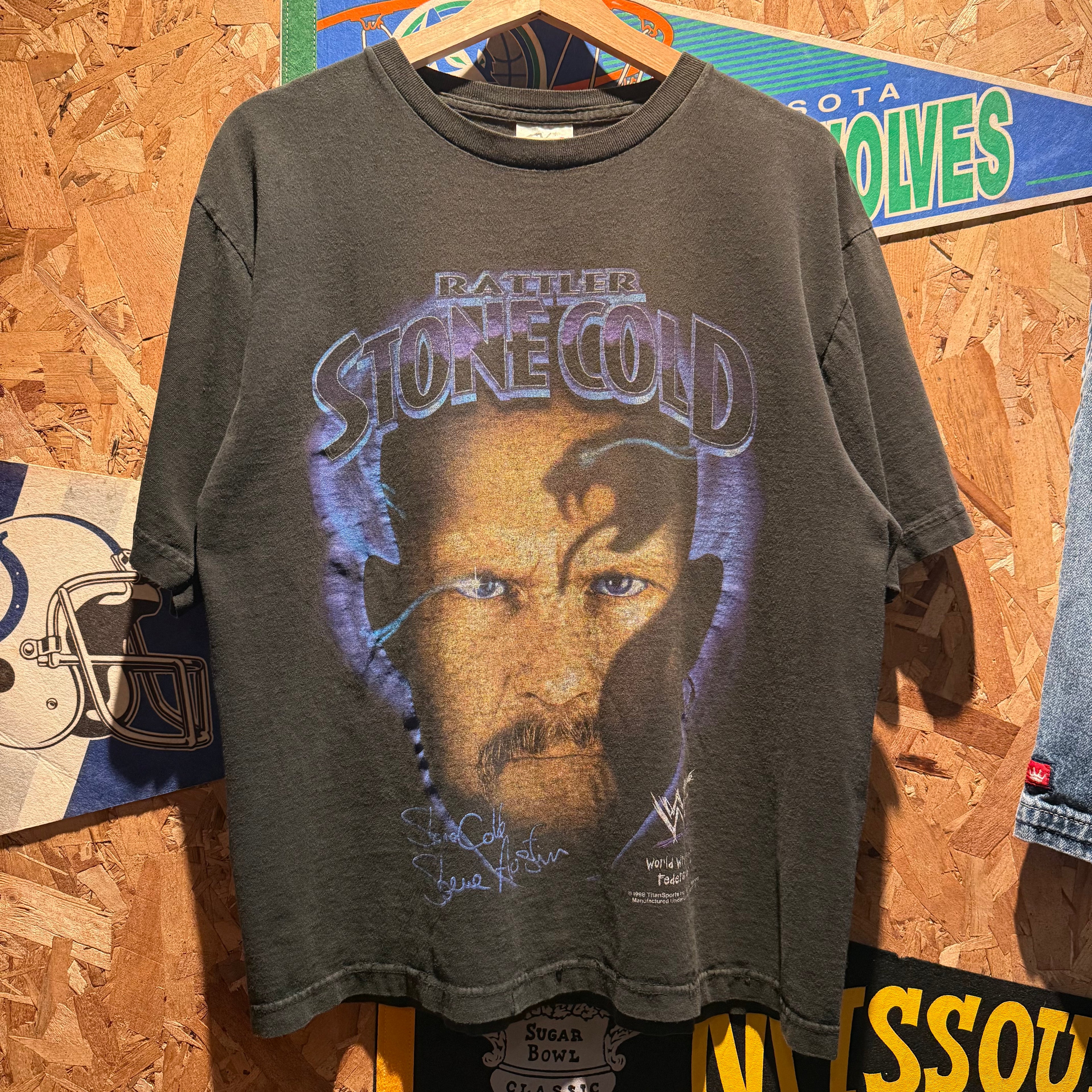 Vintage WWE Stone Cold Steve Austin Wrestler T-Shirt: Youth XL / Medium