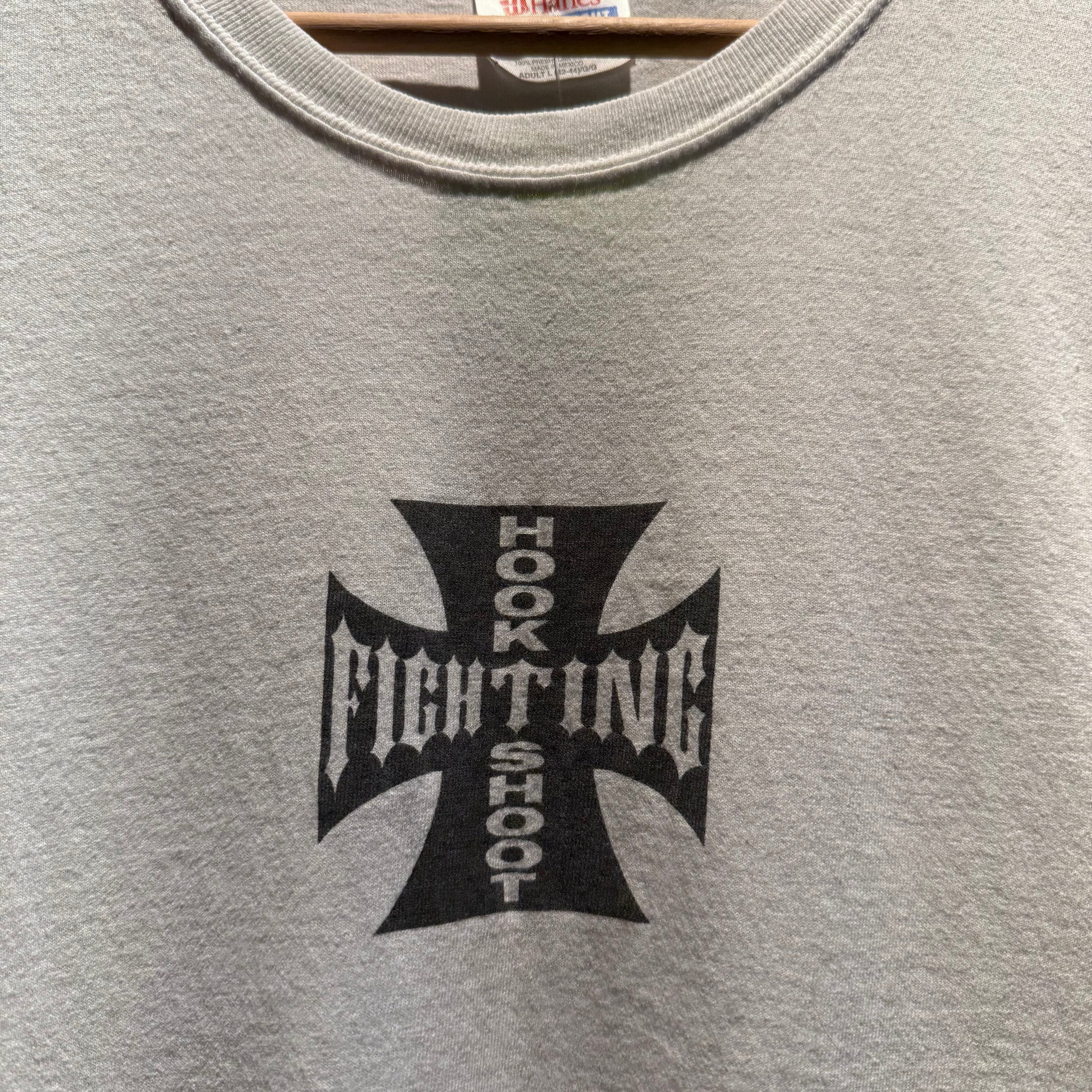 Vintage Hook Fighting Shoot Graphic T-Shirt: Large