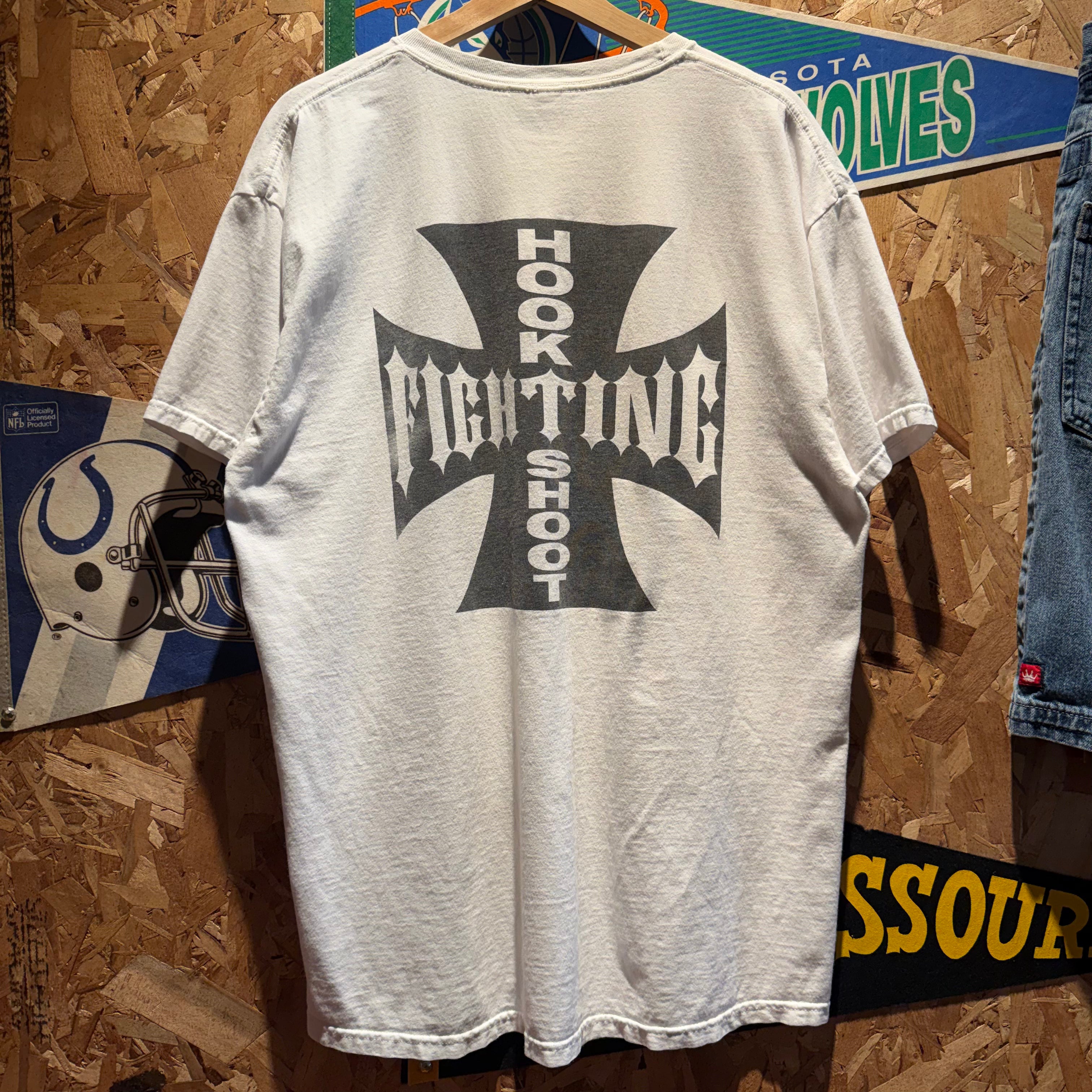 Vintage Hook Fighting Shoot Graphic T-Shirt: Large