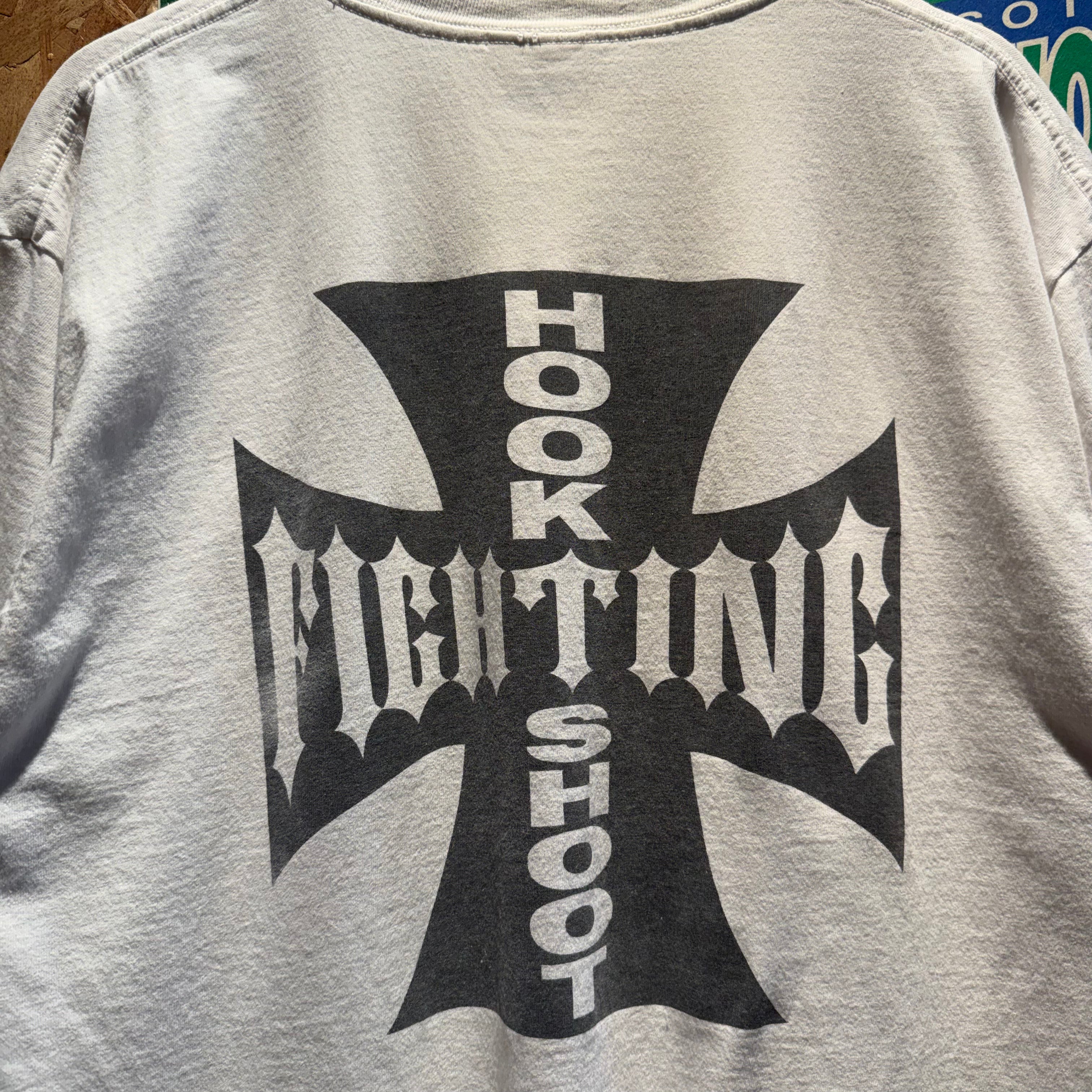 Vintage Hook Fighting Shoot Graphic T-Shirt: Large