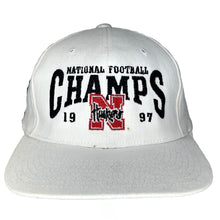 Load image into Gallery viewer, Vtg University of Nebraska Huskers Football National Champs 1997 Starter NWT Snapback Hat
