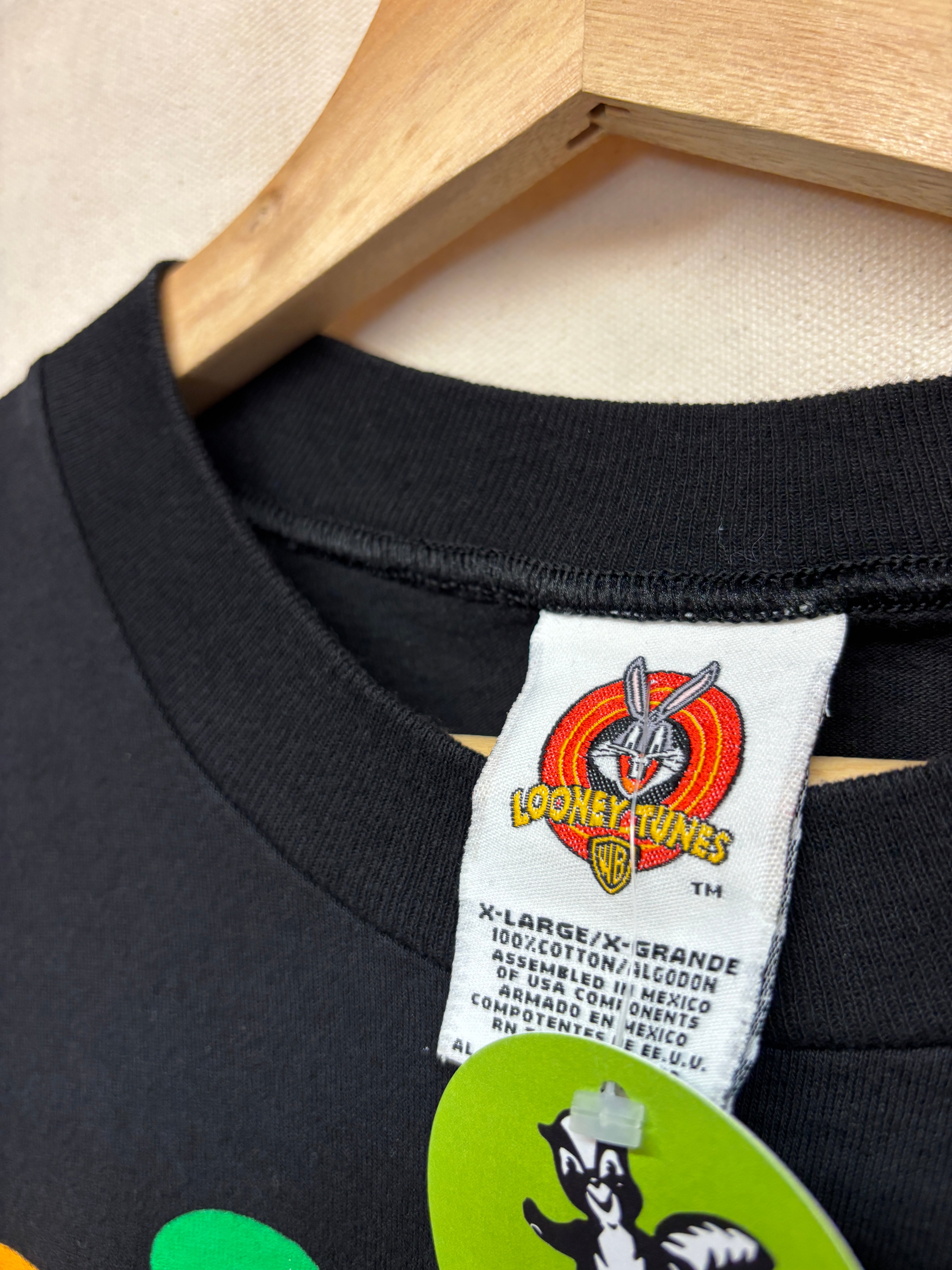 Vintage Looney Tunes Taz Tweety Trick Or Treat Halloween Black T-Shirt: XL