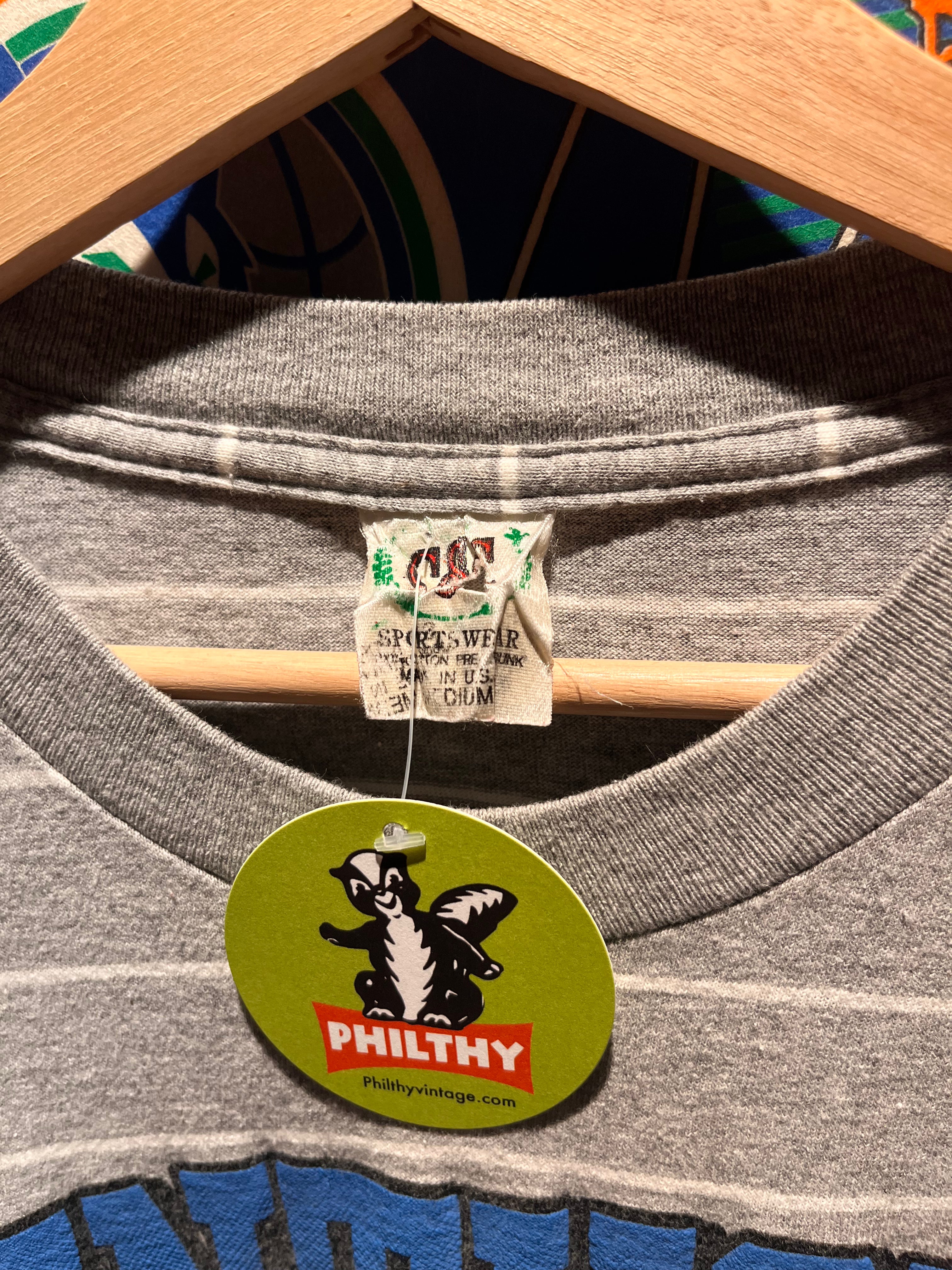 Vintage University of Kentucky Wildcats UK Grey Striped 90's T-Shirt: Medium