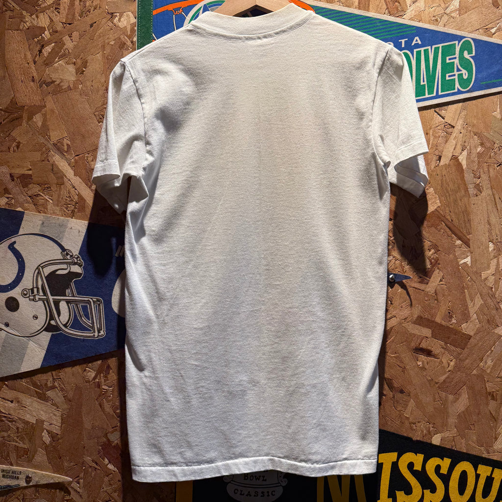 Vintage 90s MLB New York Yankees Hard Ball Cafe Single Stitch Seamless T-Shirt: Small