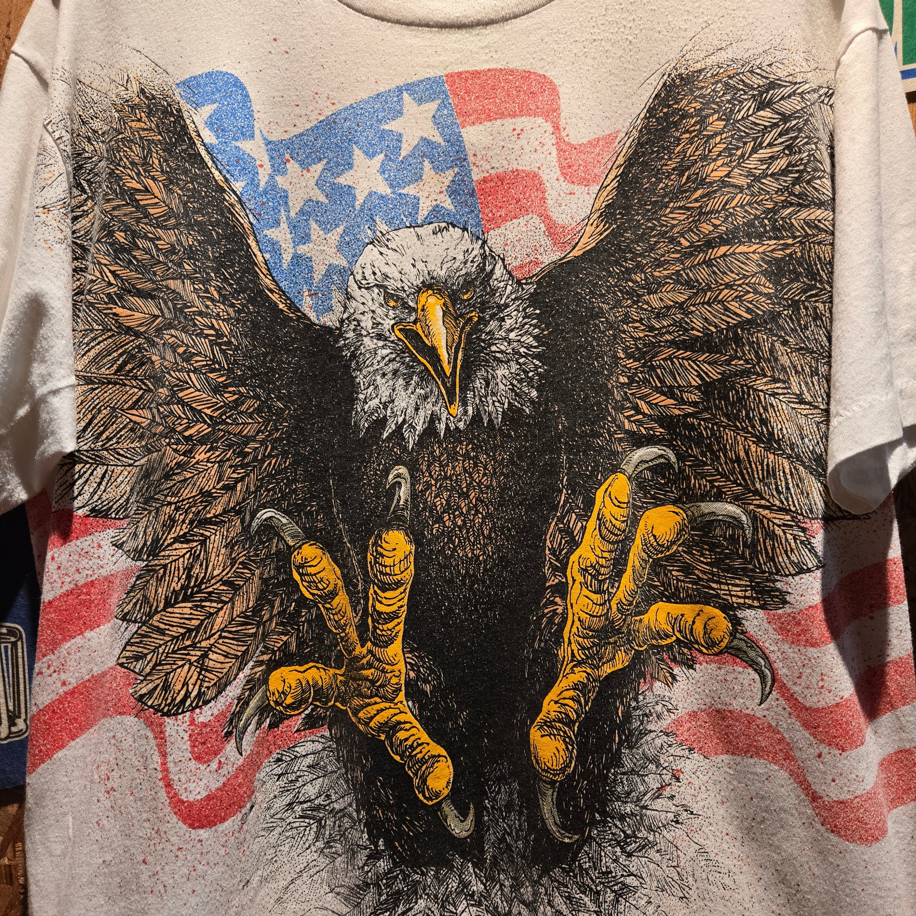 VTG Eagle AOP Single Stitch T-shirt Nature Patriotic USA Flag Shirt: XL