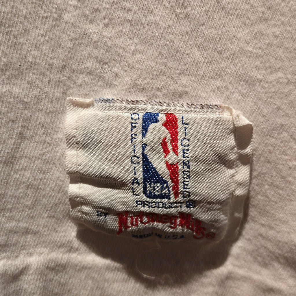 VTG Nutmeg Magic Johnson #32 White T-Shirt: Medium