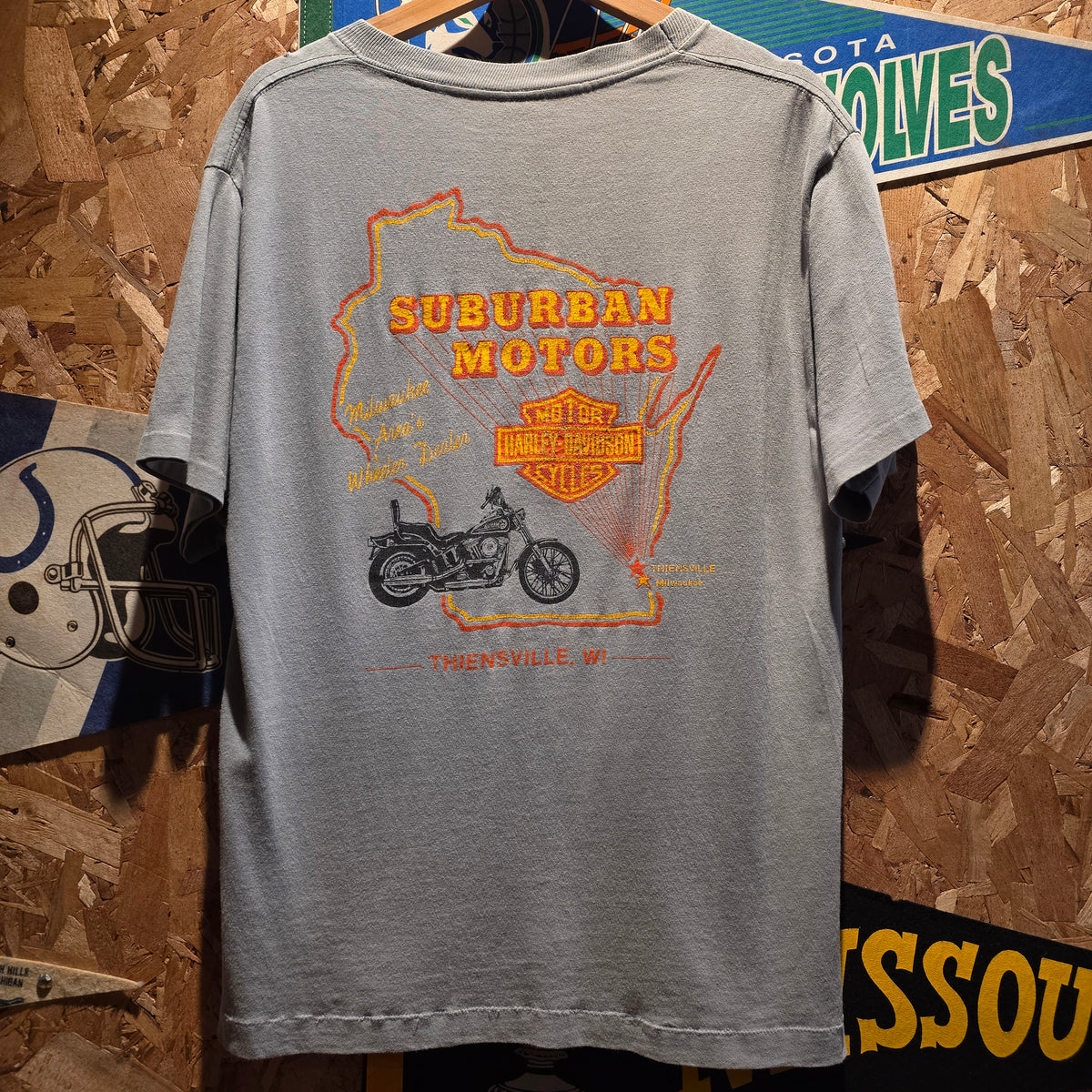 VTG Distressed 3D Emblem Harley Davidson Eagle Suburban Motors T-Shirt: Large