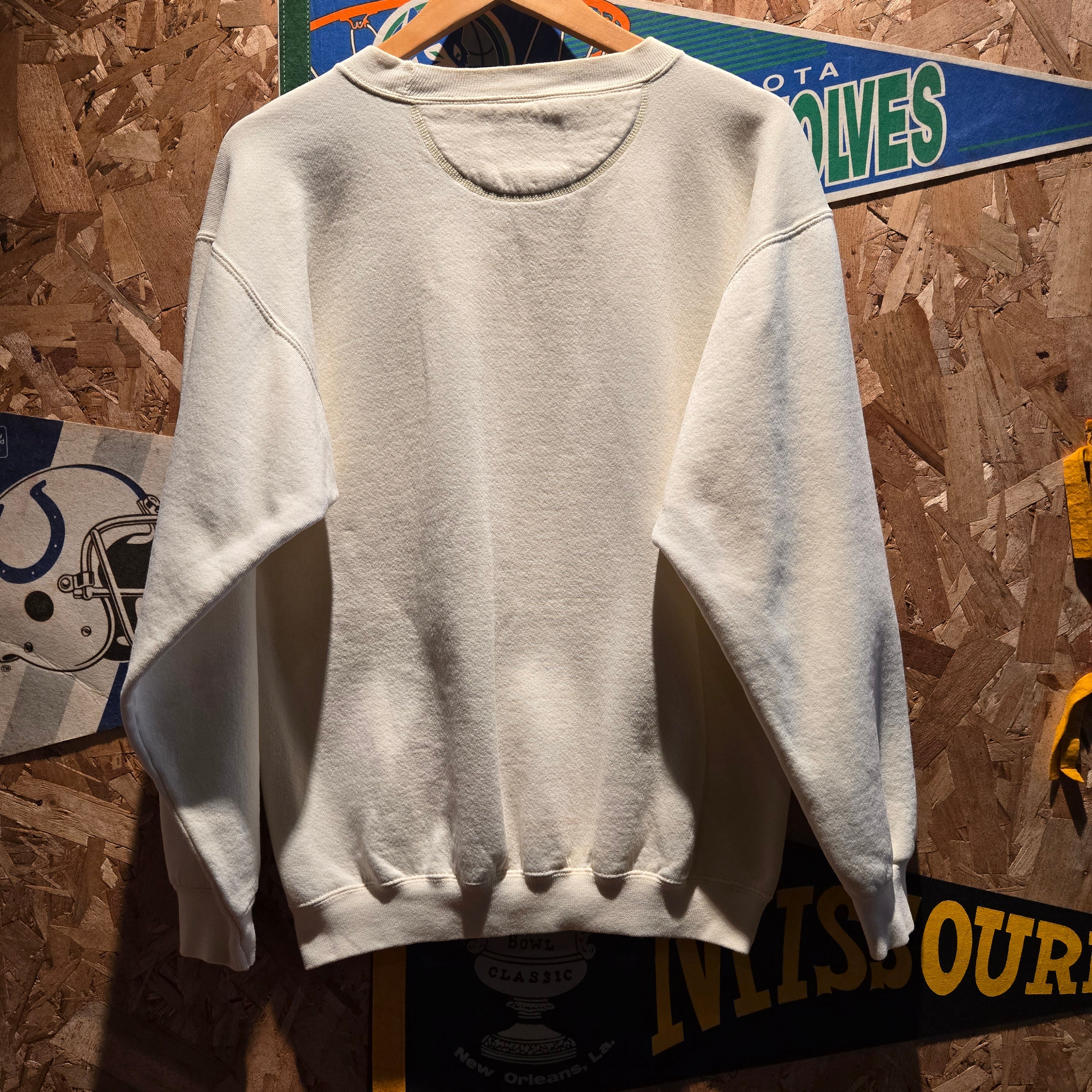 VTG Mickey Mouse Classics Disney White Sweatshirt Embroidered: Medium