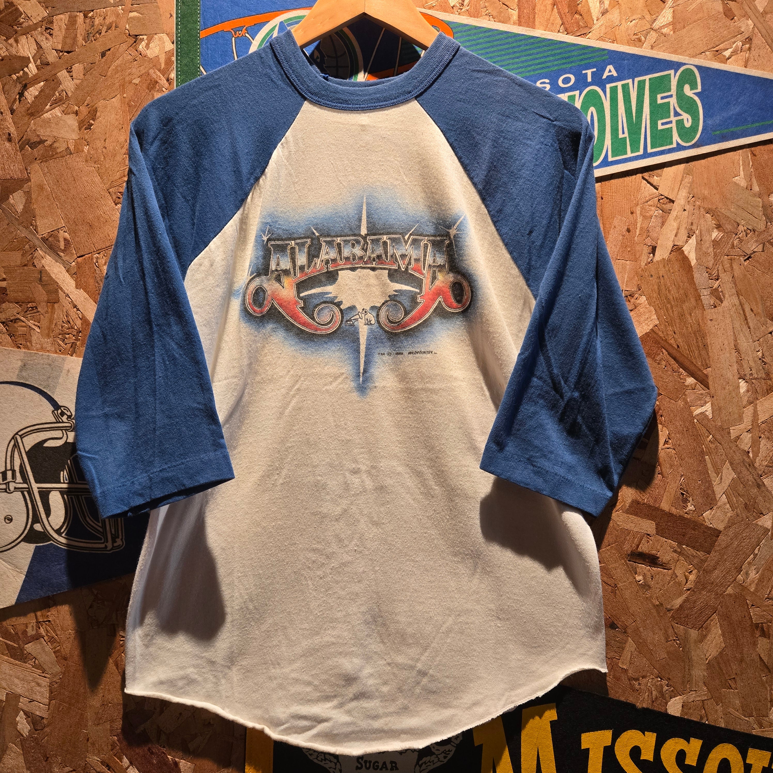 VTG 80s Alabama 1982 Wild Country Mountain Music Tour Raglan Sleeve Graphic T-Shirt: M