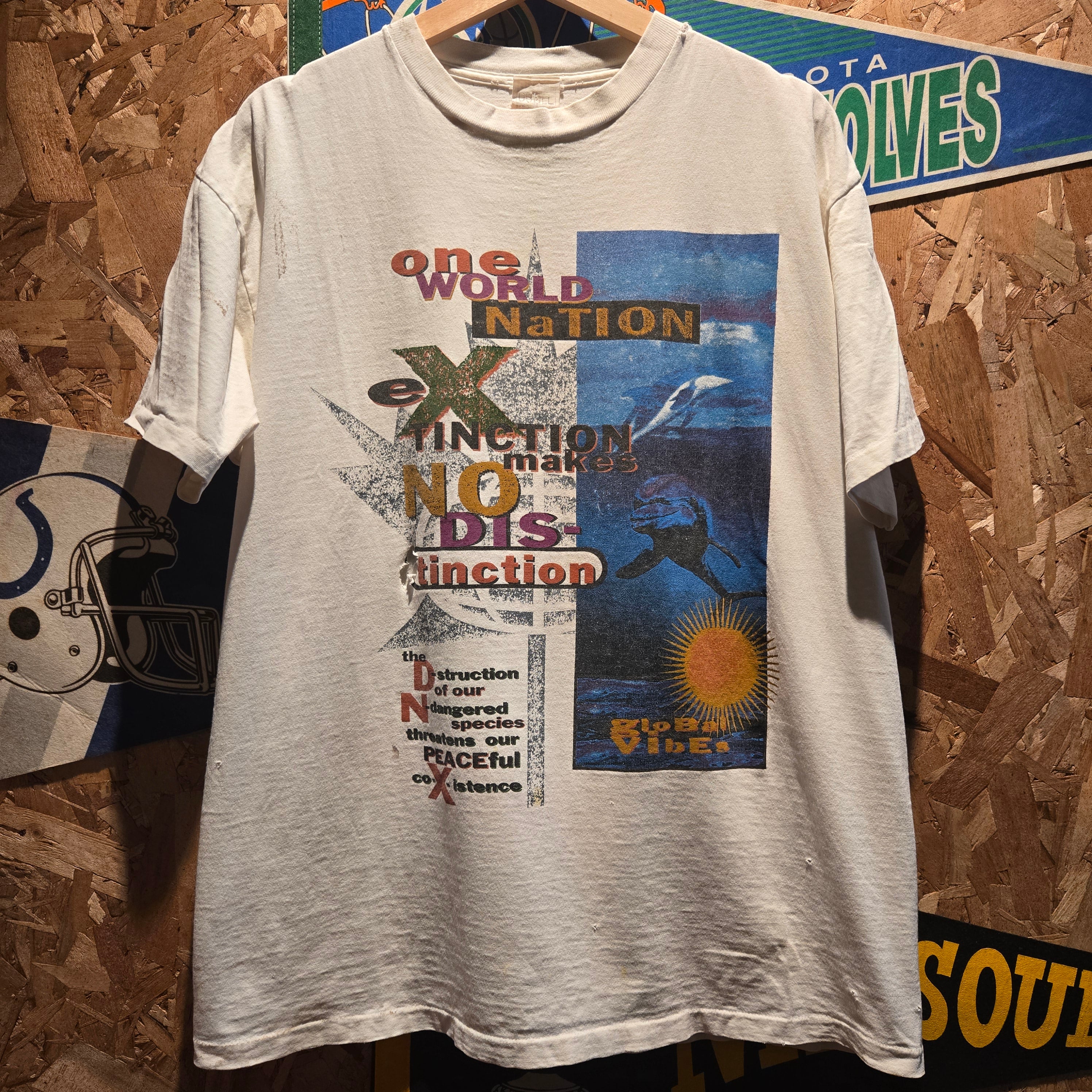 VTG One World Nation Extinction Makes No Distinction Graphic T-Shirt: Large